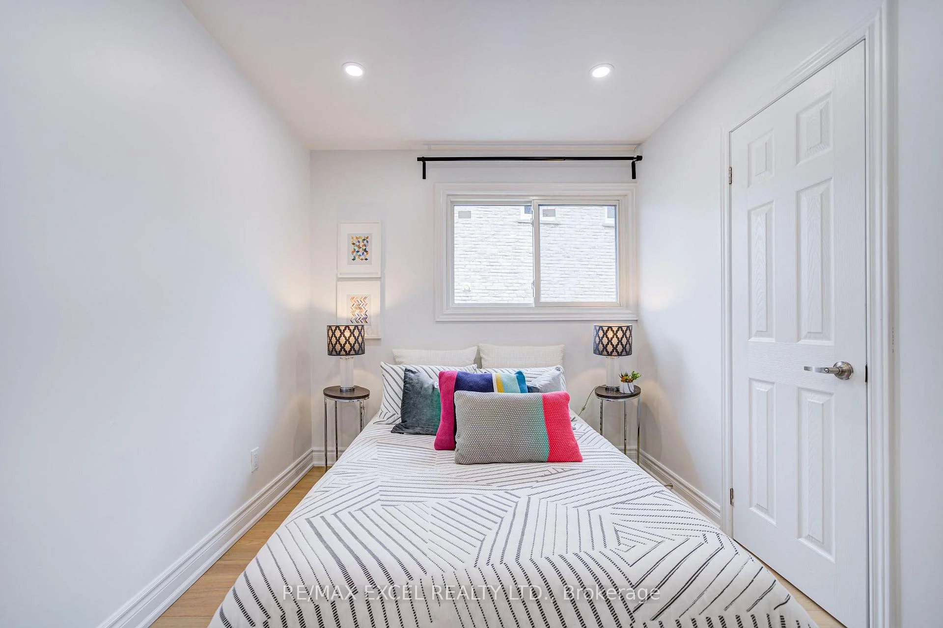 Photo 65 of 8 Simsbury Court, Markham, Milliken Mills West — HOMEH