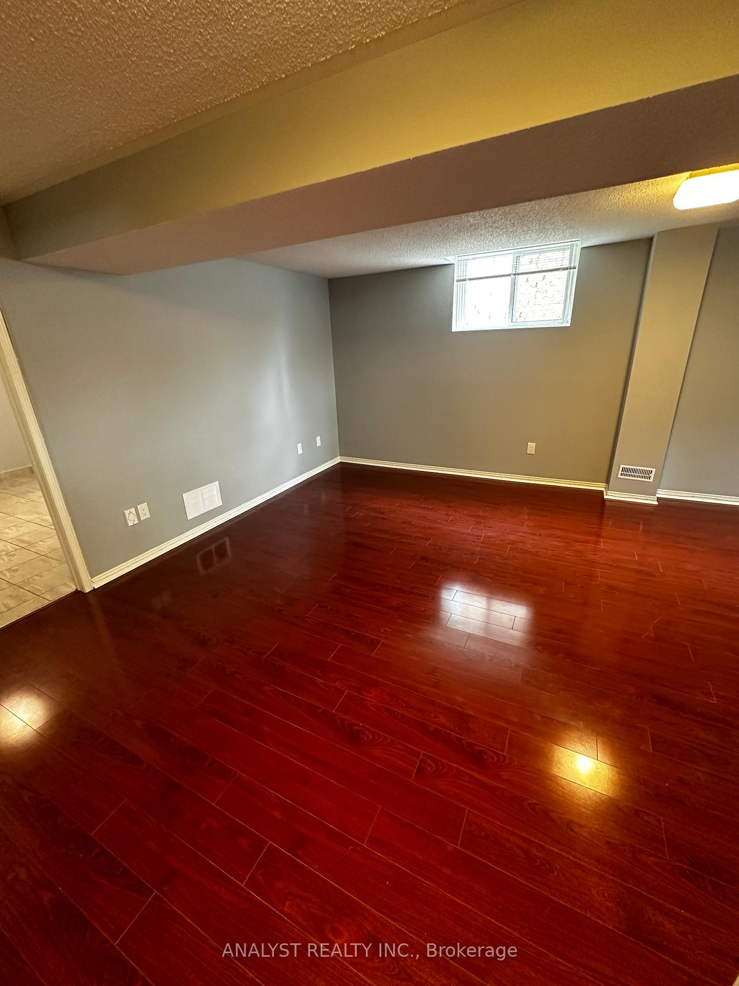 Photo 5 of Unit Basement, 12 Arjay Trail, Brampton, Brampton West — HOMEH