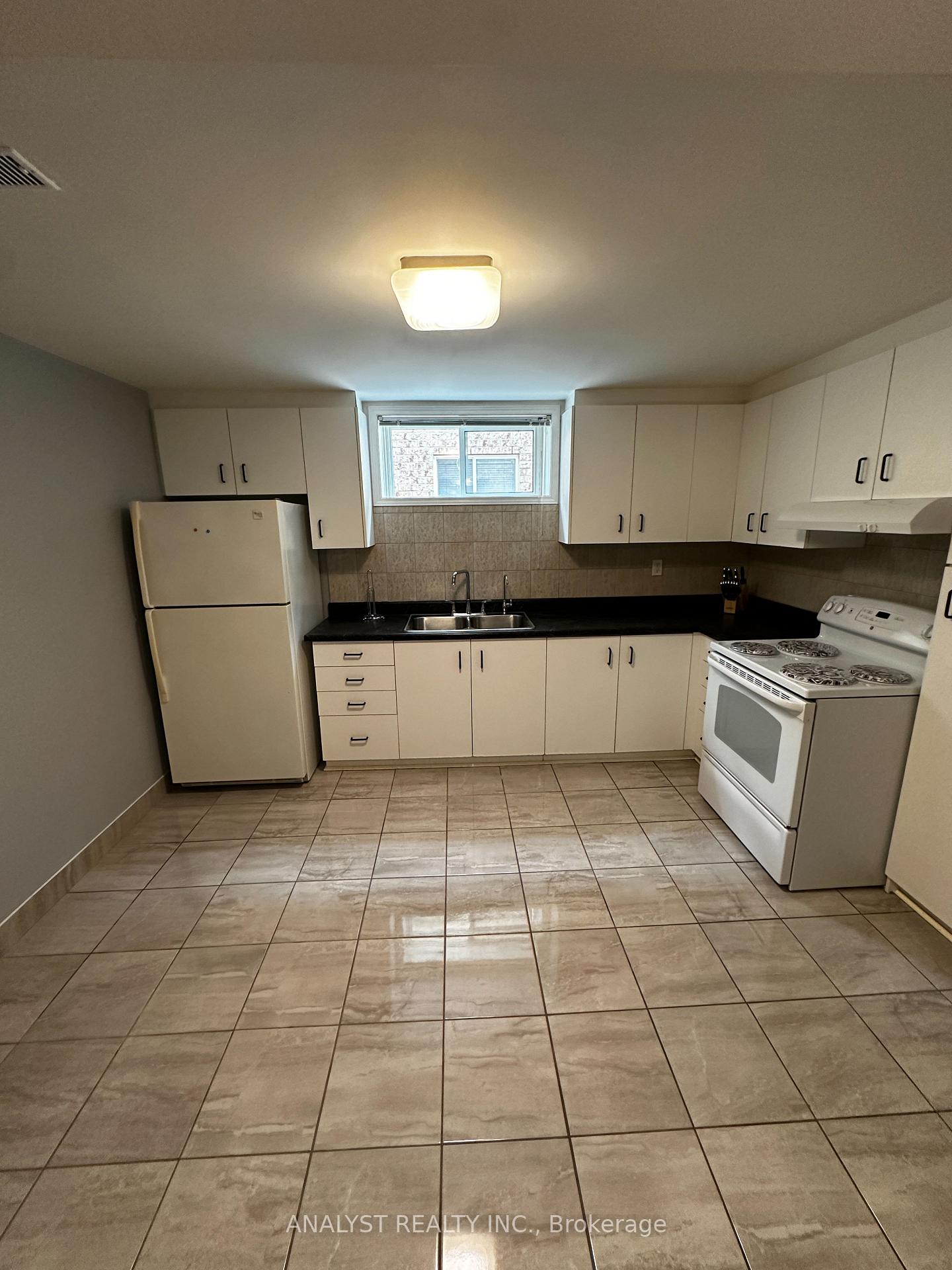 Photo 8 of Unit Basement, 12 Arjay Trail, Brampton, Brampton West — HOMEH