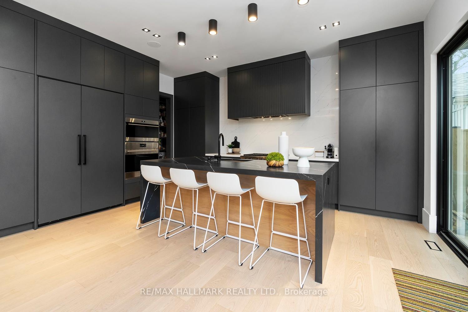 Photo 4 of 1403 Wren Avenue, Oakville, West — HOMEH