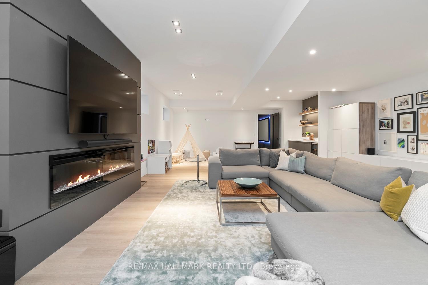 Photo 16 of 1403 Wren Avenue, Oakville, West — HOMEH