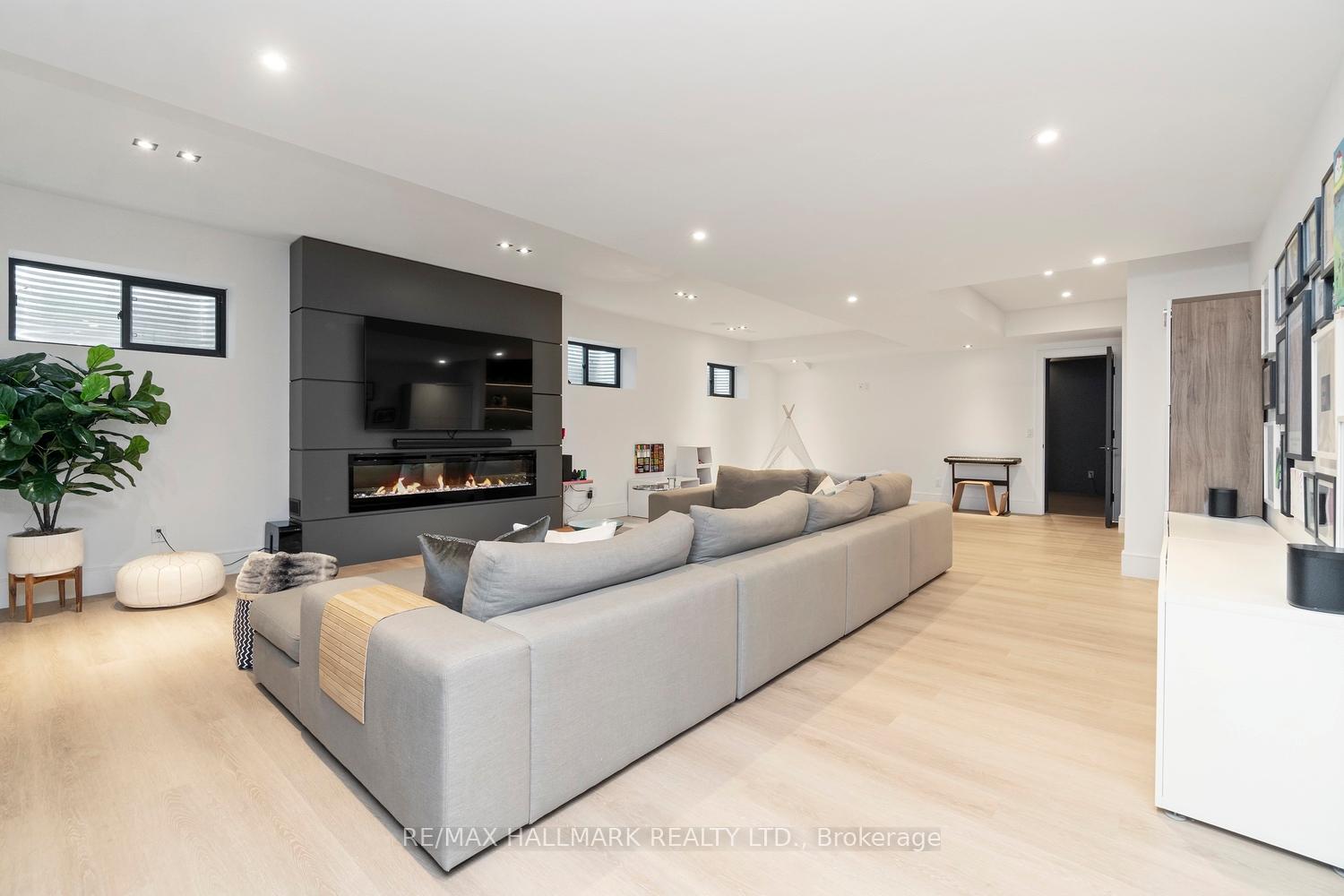 Photo 40 of 1403 Wren Avenue, Oakville, West — HOMEH