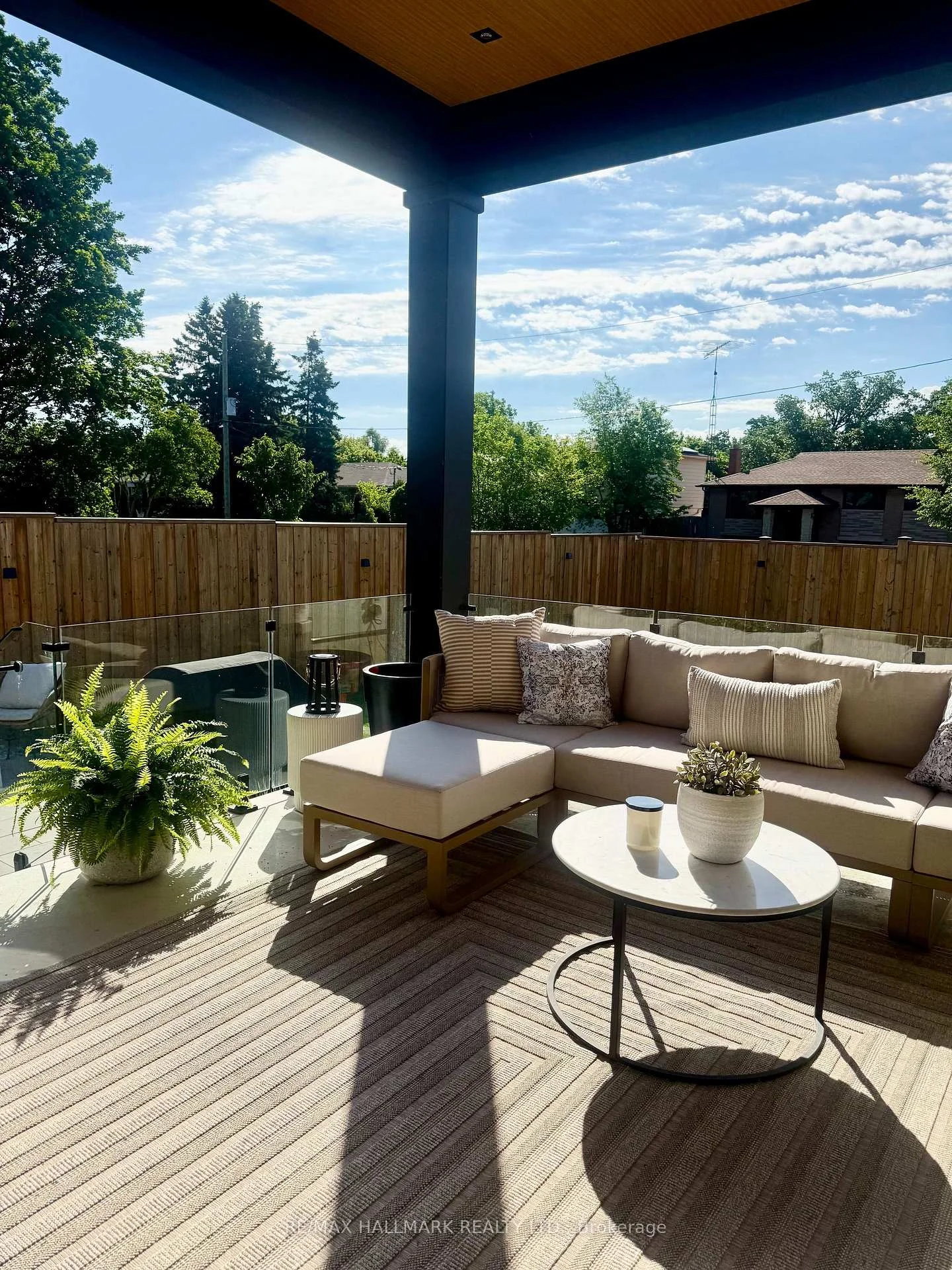 Photo 32 of 1403 Wren Avenue, Oakville, West — HOMEH