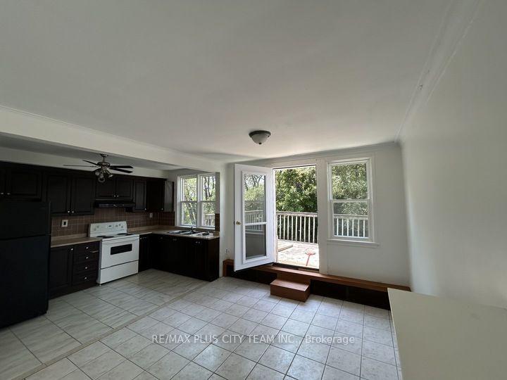 Photo 2 of Unit 2, 3432 Bathurst Street, Toronto, Englemount-Lawrence — HOMEH