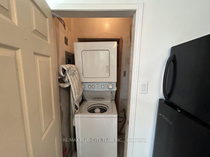Photo 7 of Unit 2, 3432 Bathurst Street, Toronto, Englemount-Lawrence — HOMEH