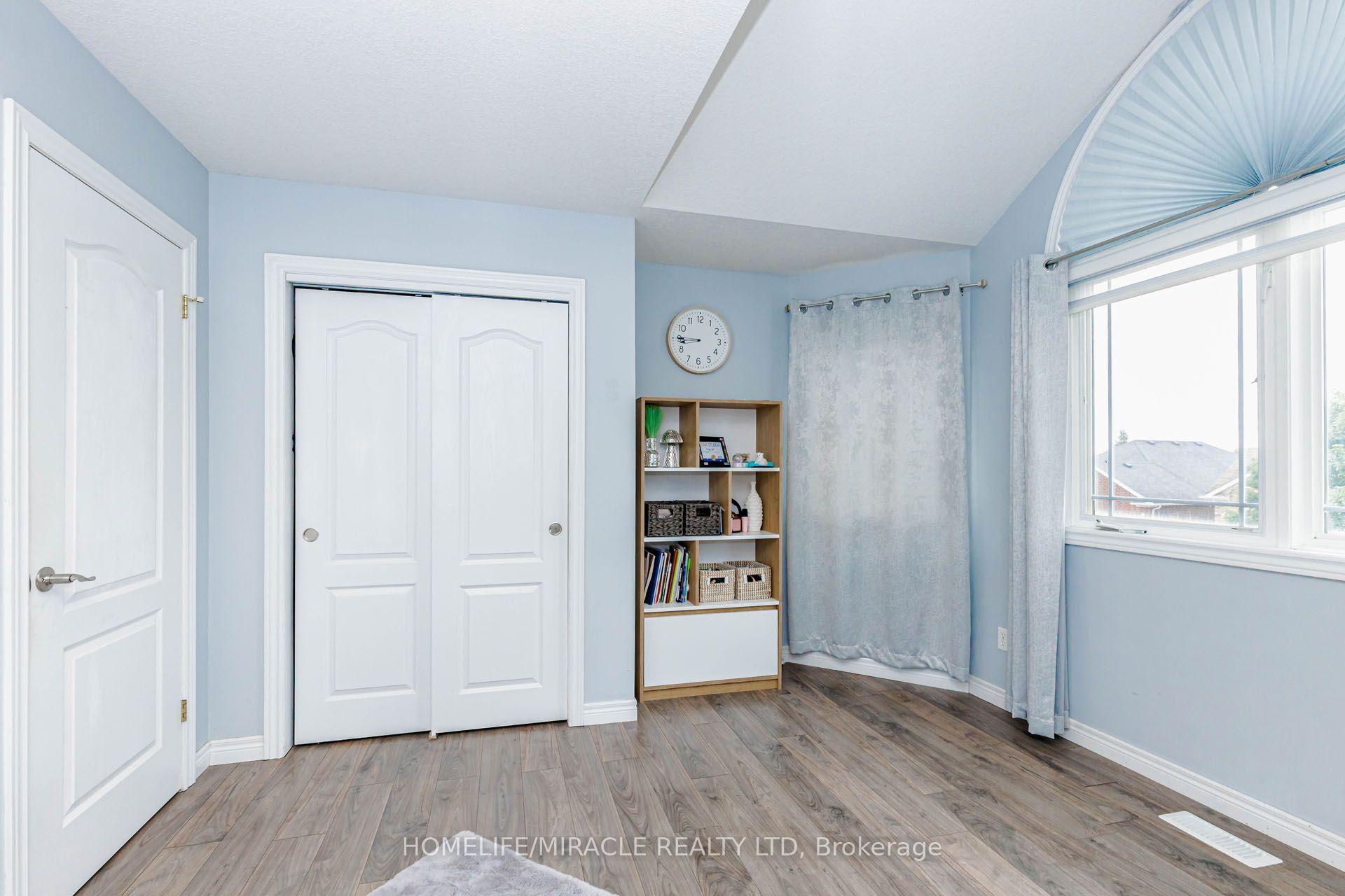 Photo 23 of 39 Washburn Drive, Guelph, Grange Road — HOMEH