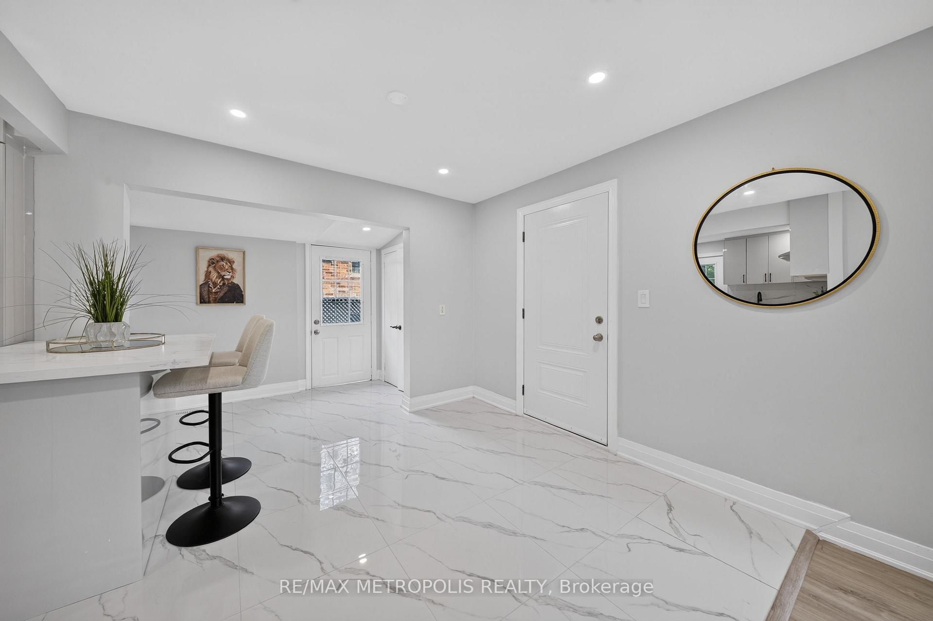Photo 4 of 208 Palmerston Avenue, Whitby, Williamsburg — HOMEH