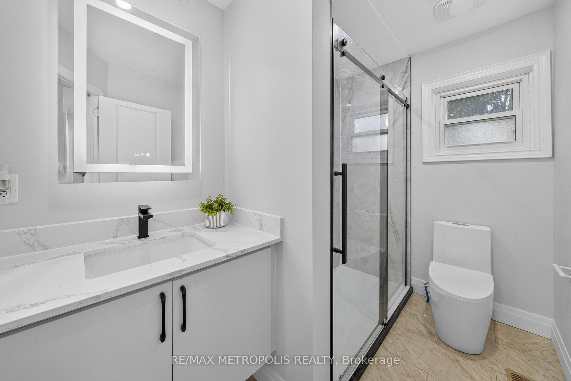 Photo 11 of 208 Palmerston Avenue, Whitby, Williamsburg — HOMEH