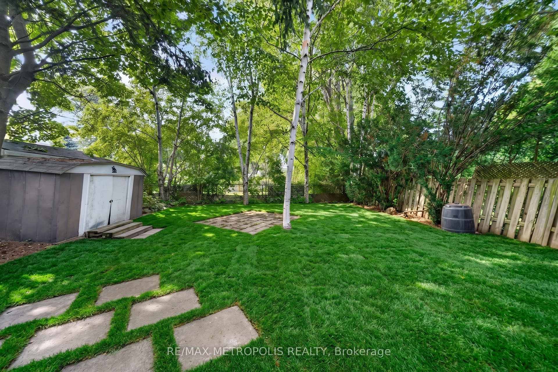 Photo 16 of 208 Palmerston Avenue, Whitby, Williamsburg — HOMEH