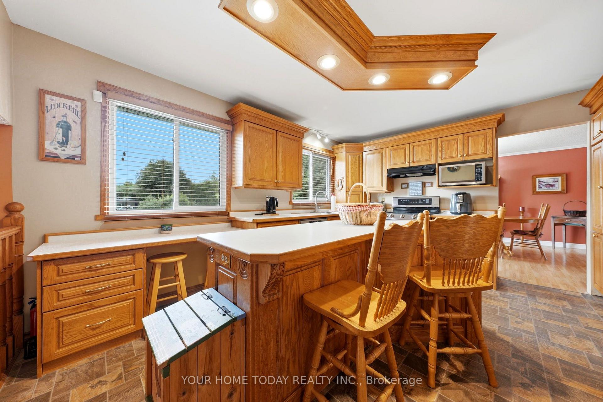 Photo 16 of 12950 Silvercreek Drive, Halton Hills, Rural Halton Hills — HOMEH