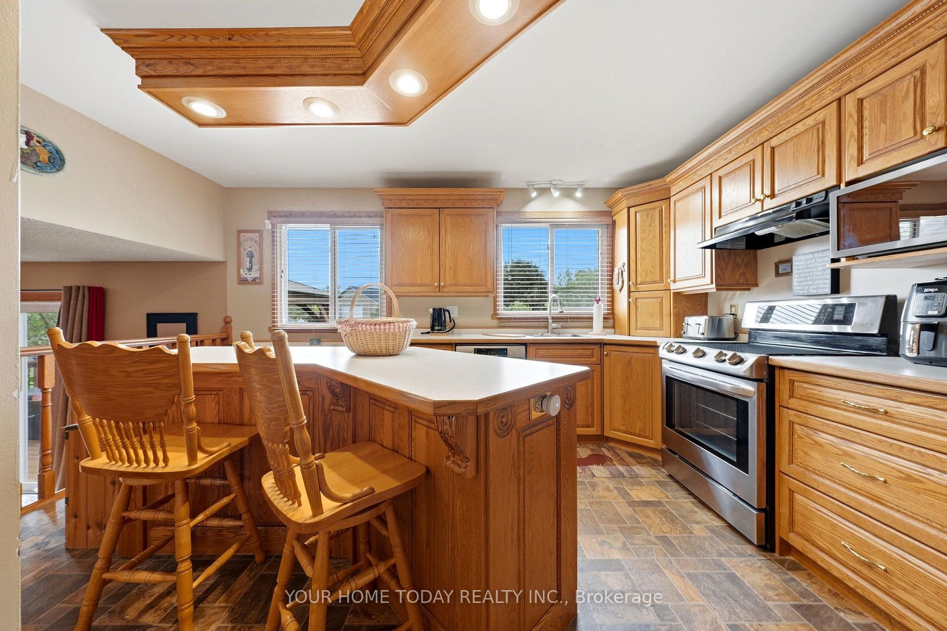 Photo 17 of 12950 Silvercreek Drive, Halton Hills, Rural Halton Hills — HOMEH