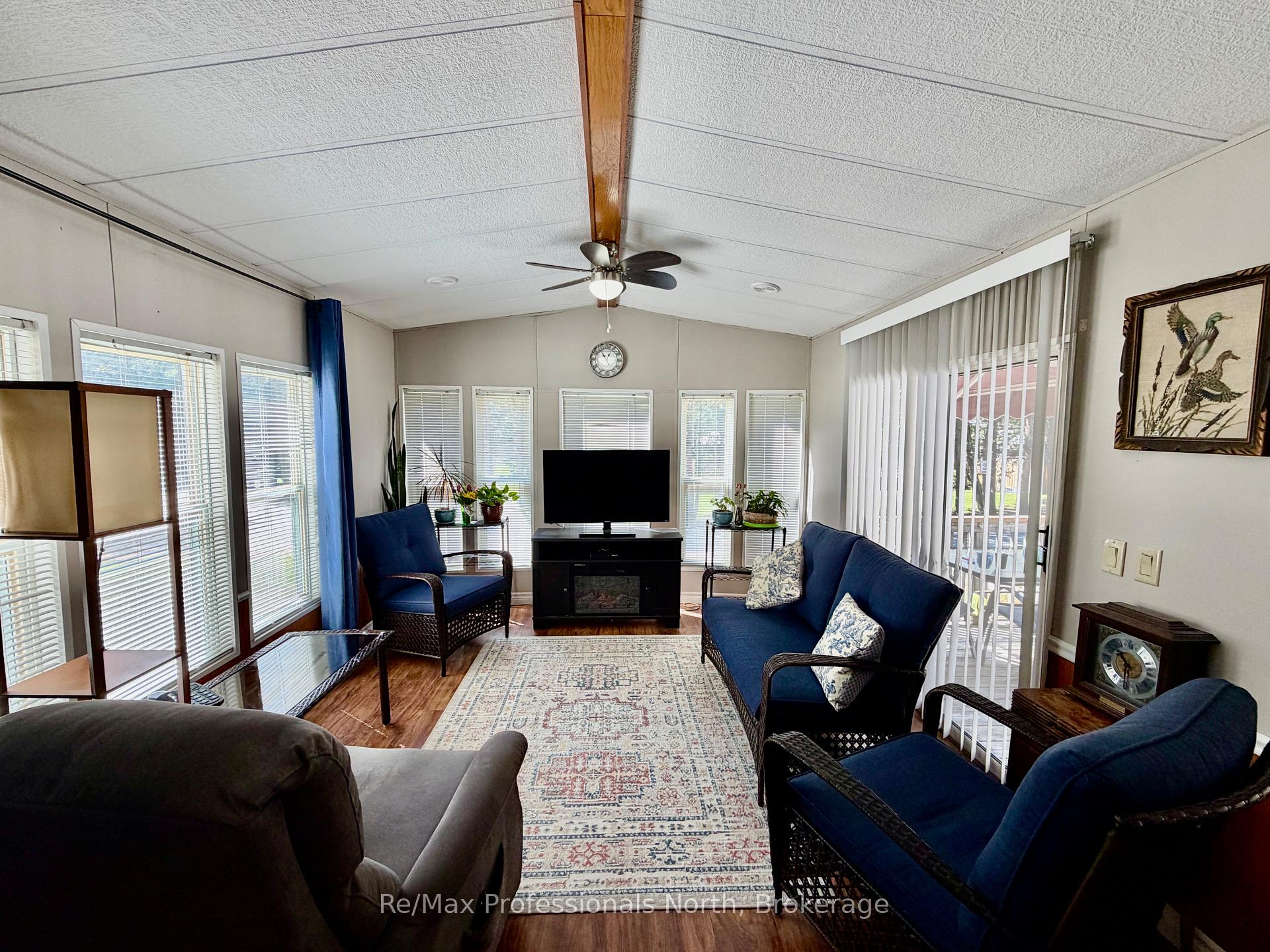 Photo 5 of Unit 2, 1007 Racoon Road, Gravenhurst, Morrison — HOMEH