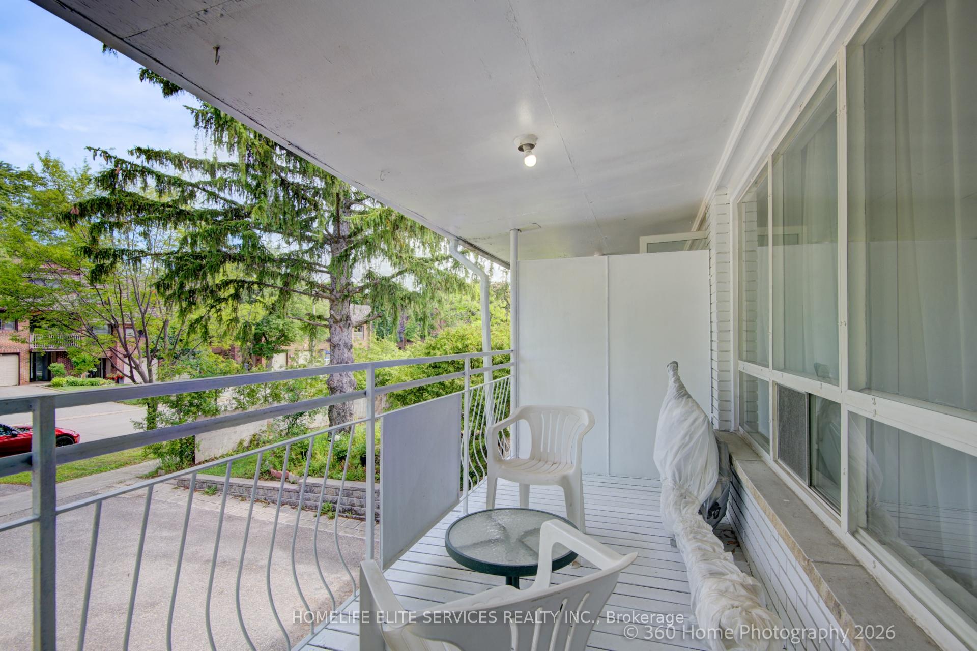 Photo 4 of 69 Castlebury Crescent, North York, Bayview Woods-Steeles — HOMEH