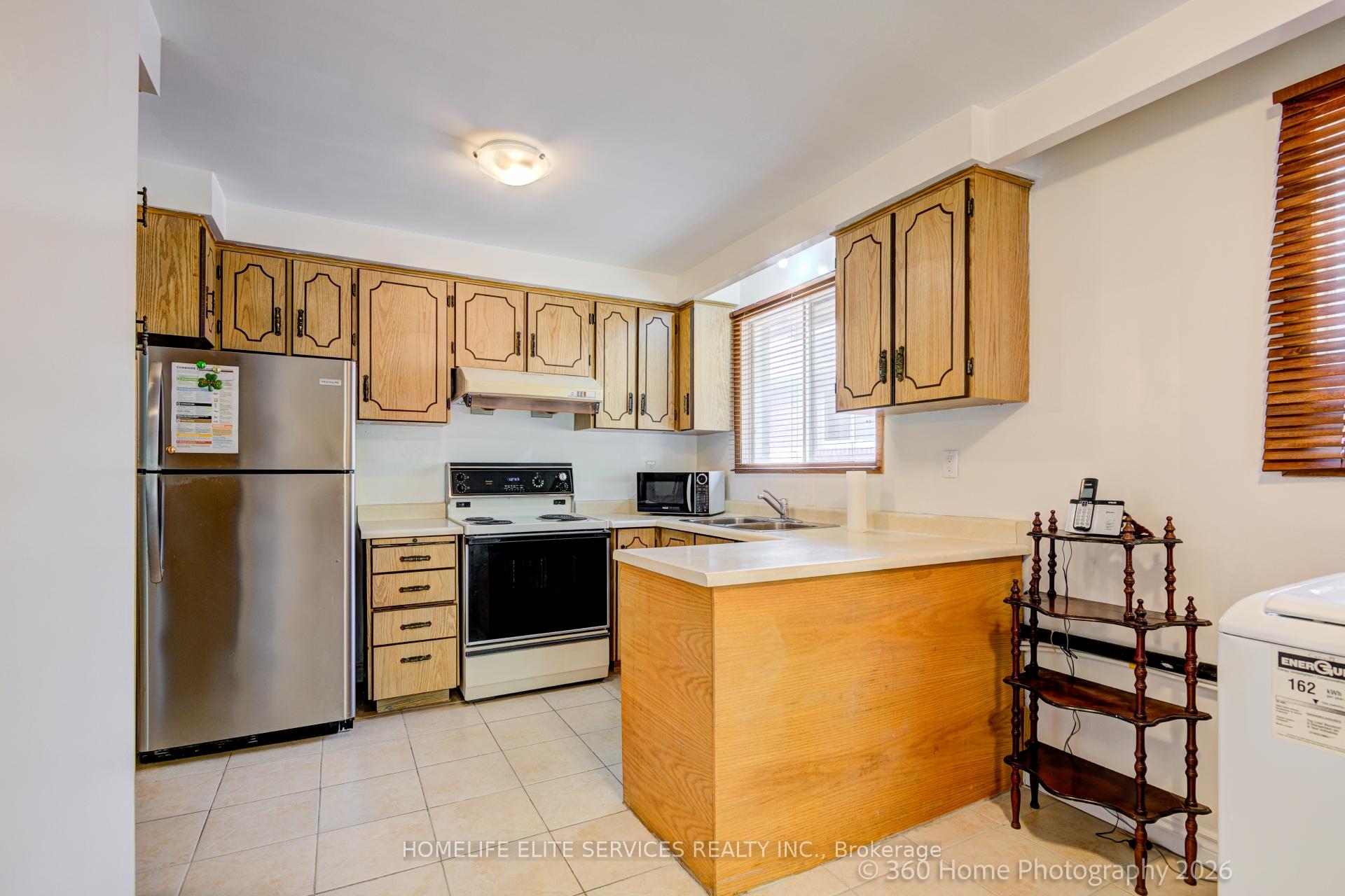 Photo 6 of 69 Castlebury Crescent, North York, Bayview Woods-Steeles — HOMEH