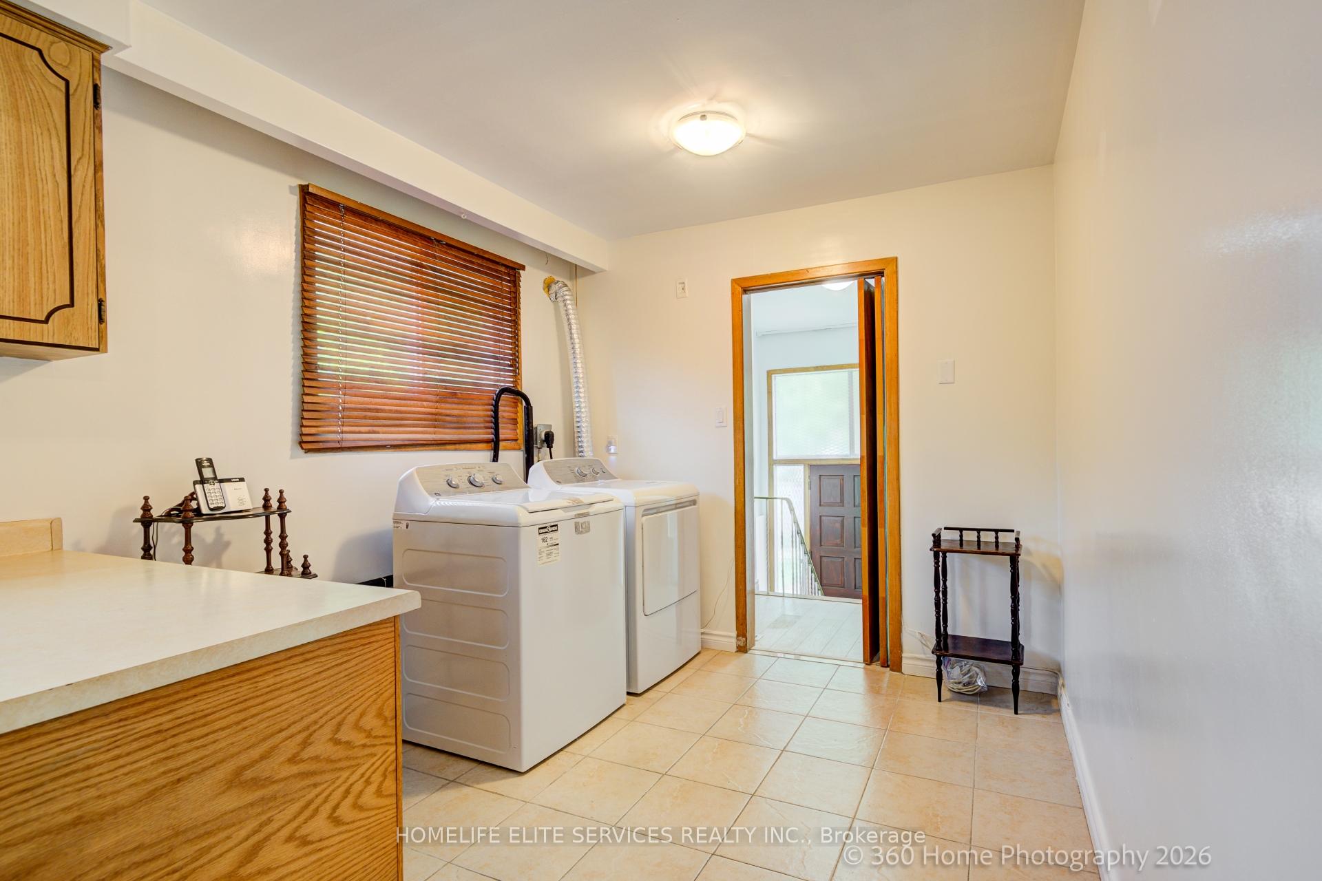 Photo 9 of 69 Castlebury Crescent, North York, Bayview Woods-Steeles — HOMEH