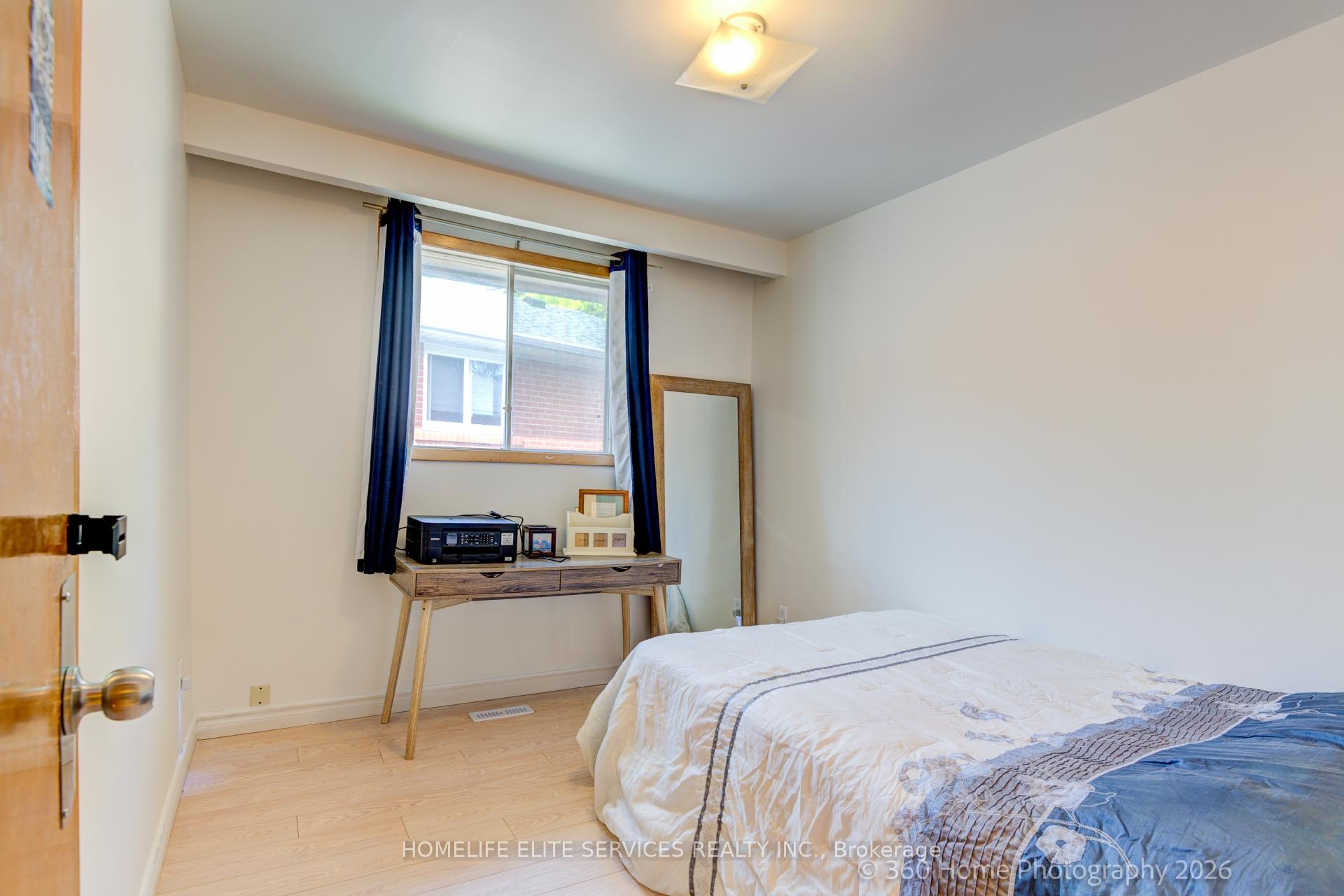 Photo 11 of 69 Castlebury Crescent, North York, Bayview Woods-Steeles — HOMEH