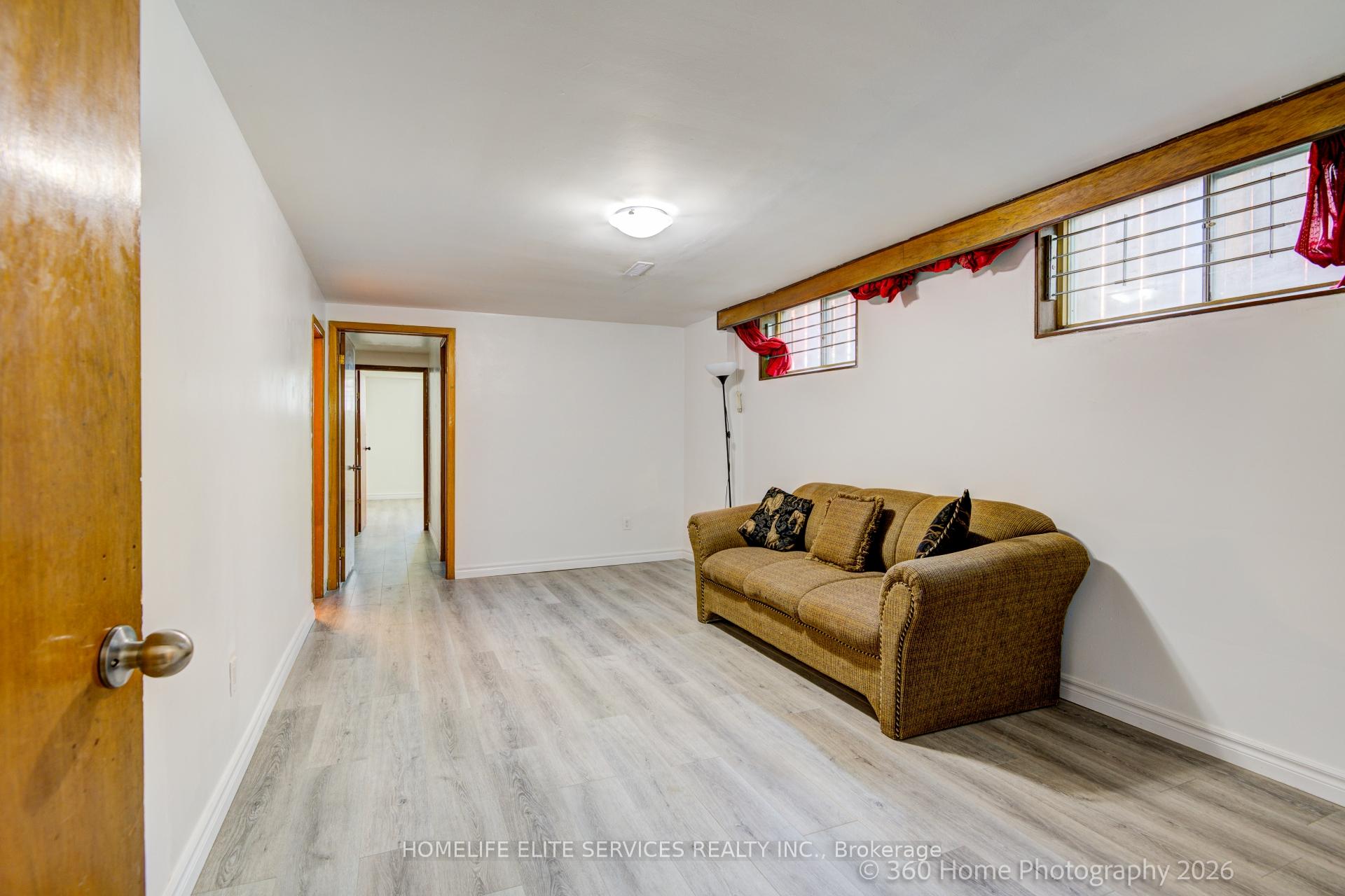 Photo 16 of 69 Castlebury Crescent, North York, Bayview Woods-Steeles — HOMEH