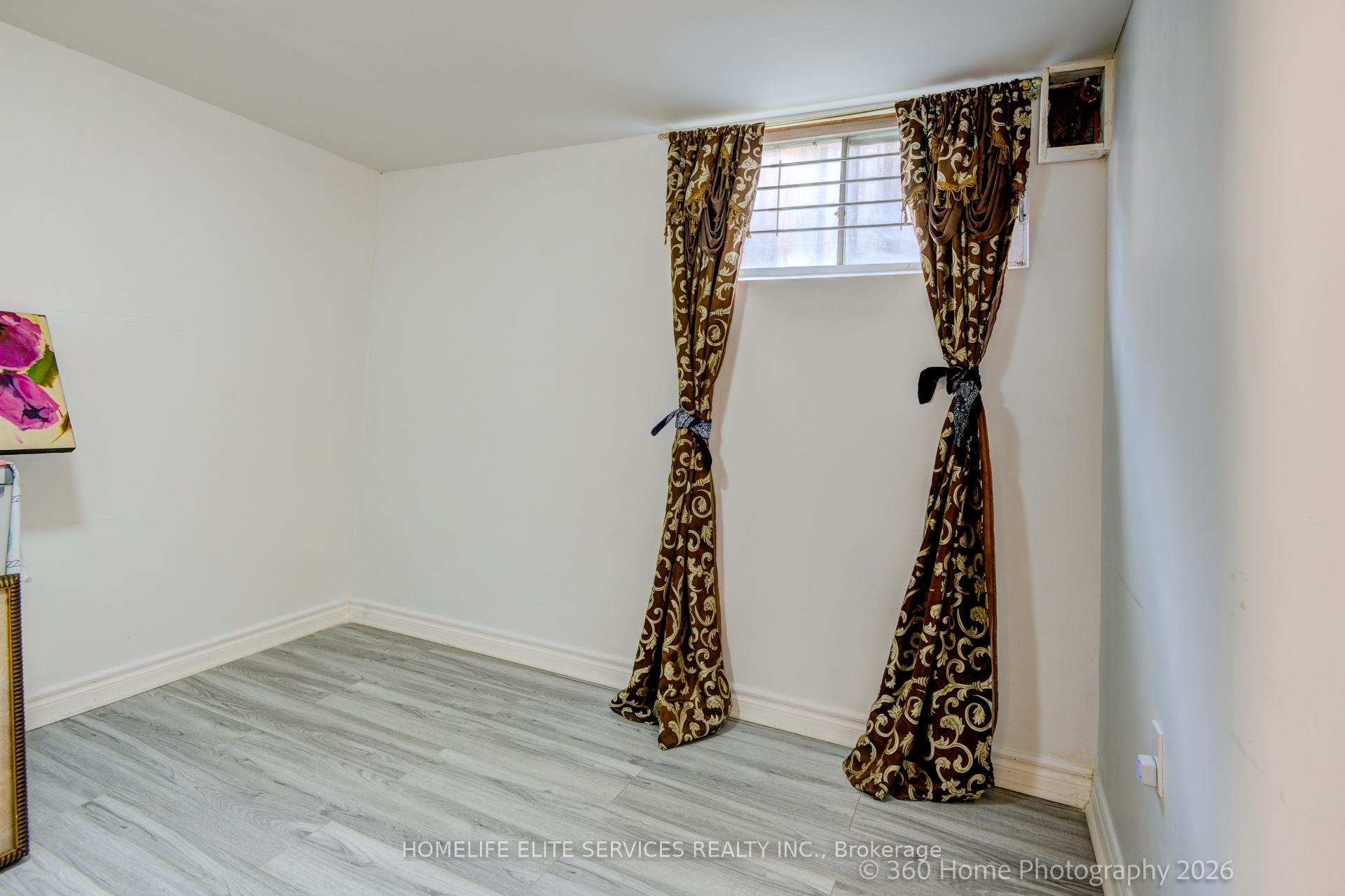 Photo 19 of 69 Castlebury Crescent, North York, Bayview Woods-Steeles — HOMEH