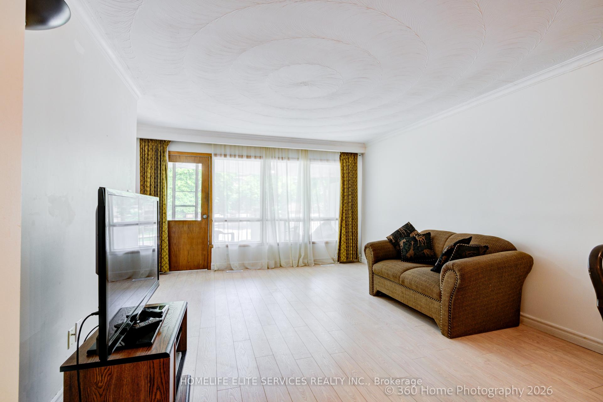 Photo 23 of 69 Castlebury Crescent, North York, Bayview Woods-Steeles — HOMEH