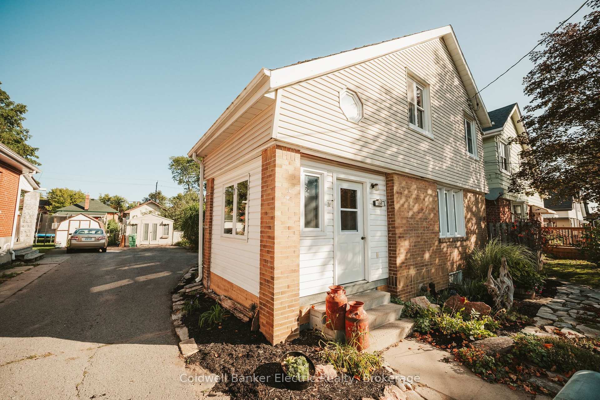 Photo 2 of 150 Montgomery Street, Peterborough, Otonabee Ward 1 — HOMEH