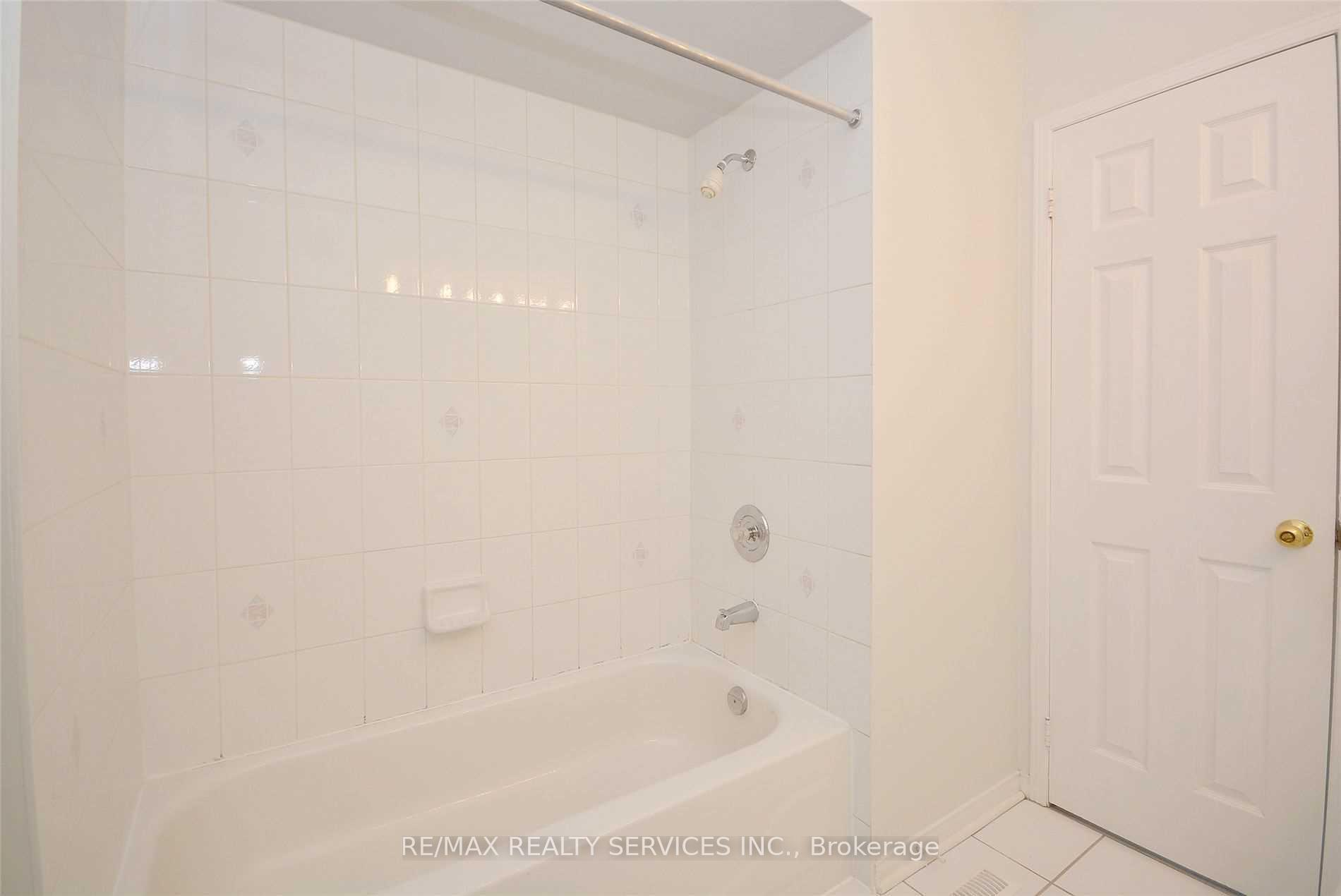 Photo 33 of 22 Berkindale Court, Brampton, Fletcher's Creek South — HOMEH