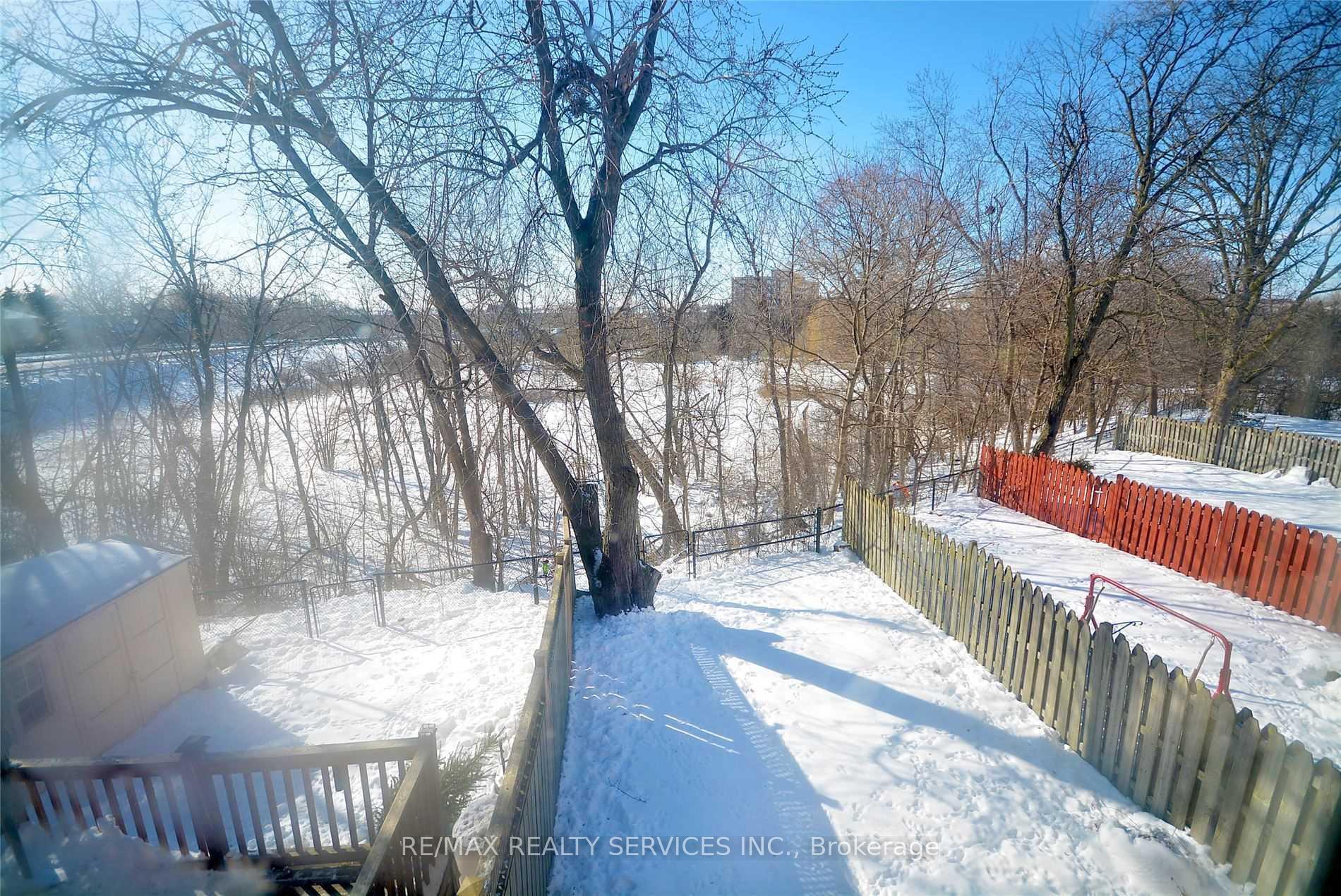 Photo 34 of 22 Berkindale Court, Brampton, Fletcher's Creek South — HOMEH