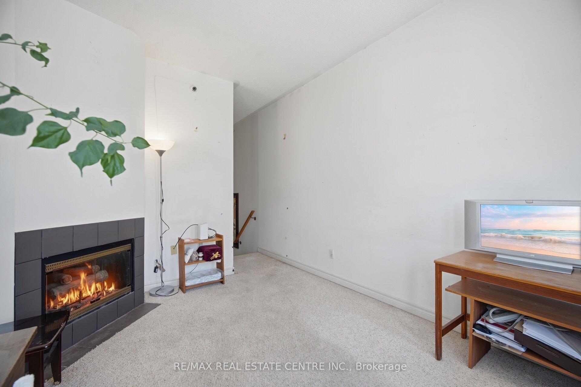 Photo 18 of Unit 2, 3 Hartnell Square, Brampton, Central Park — HOMEH