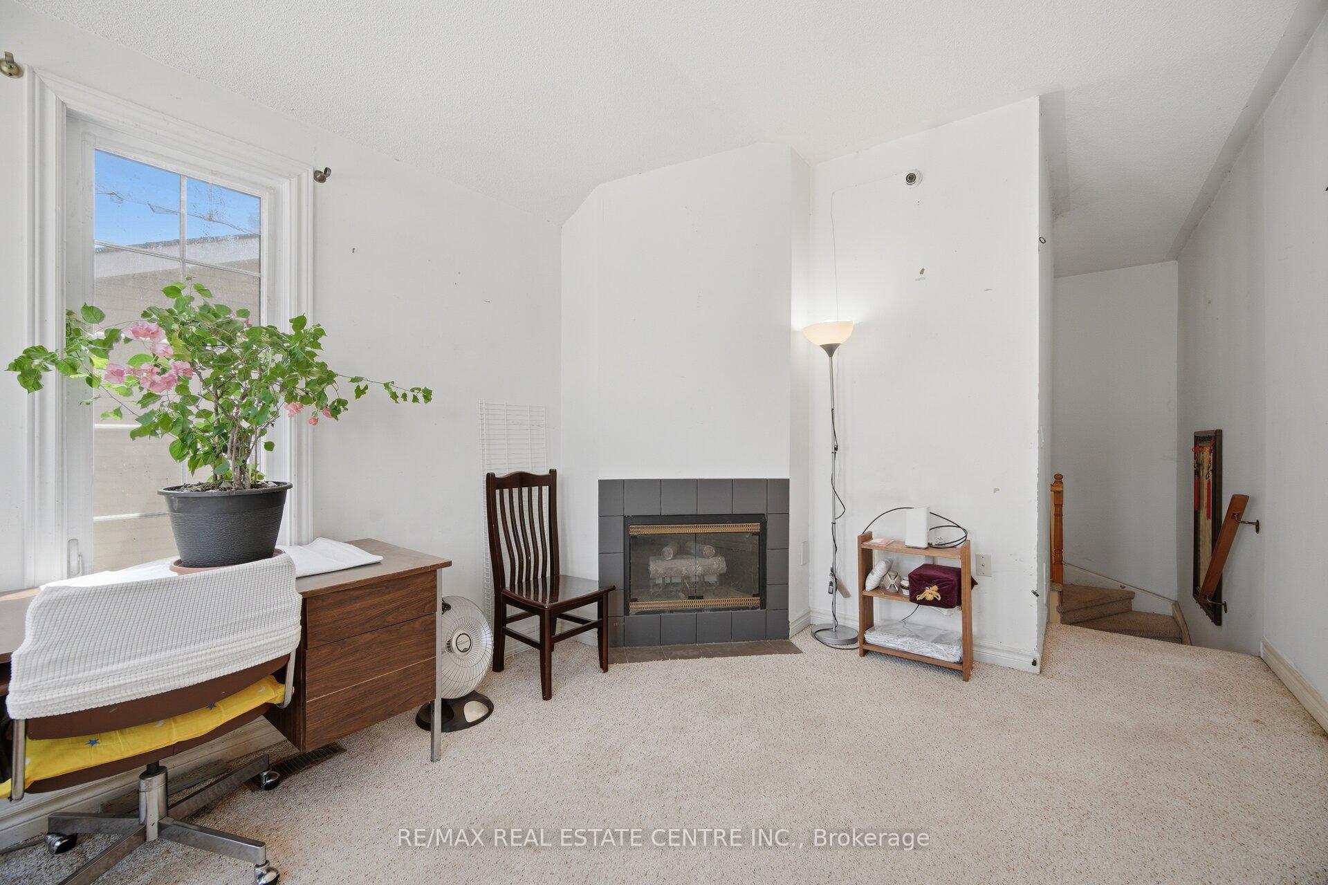 Photo 19 of Unit 2, 3 Hartnell Square, Brampton, Central Park — HOMEH