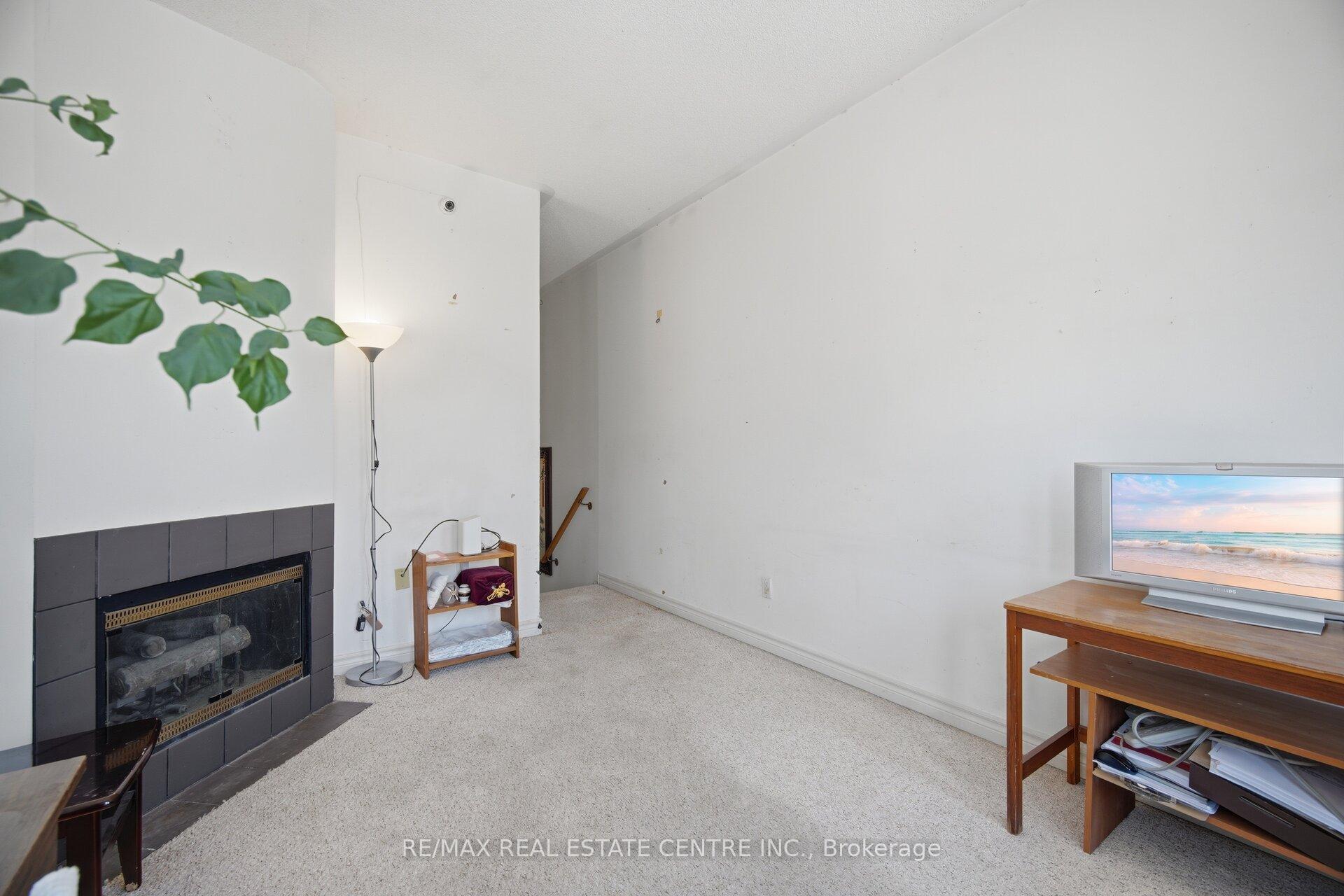 Photo 20 of Unit 2, 3 Hartnell Square, Brampton, Central Park — HOMEH