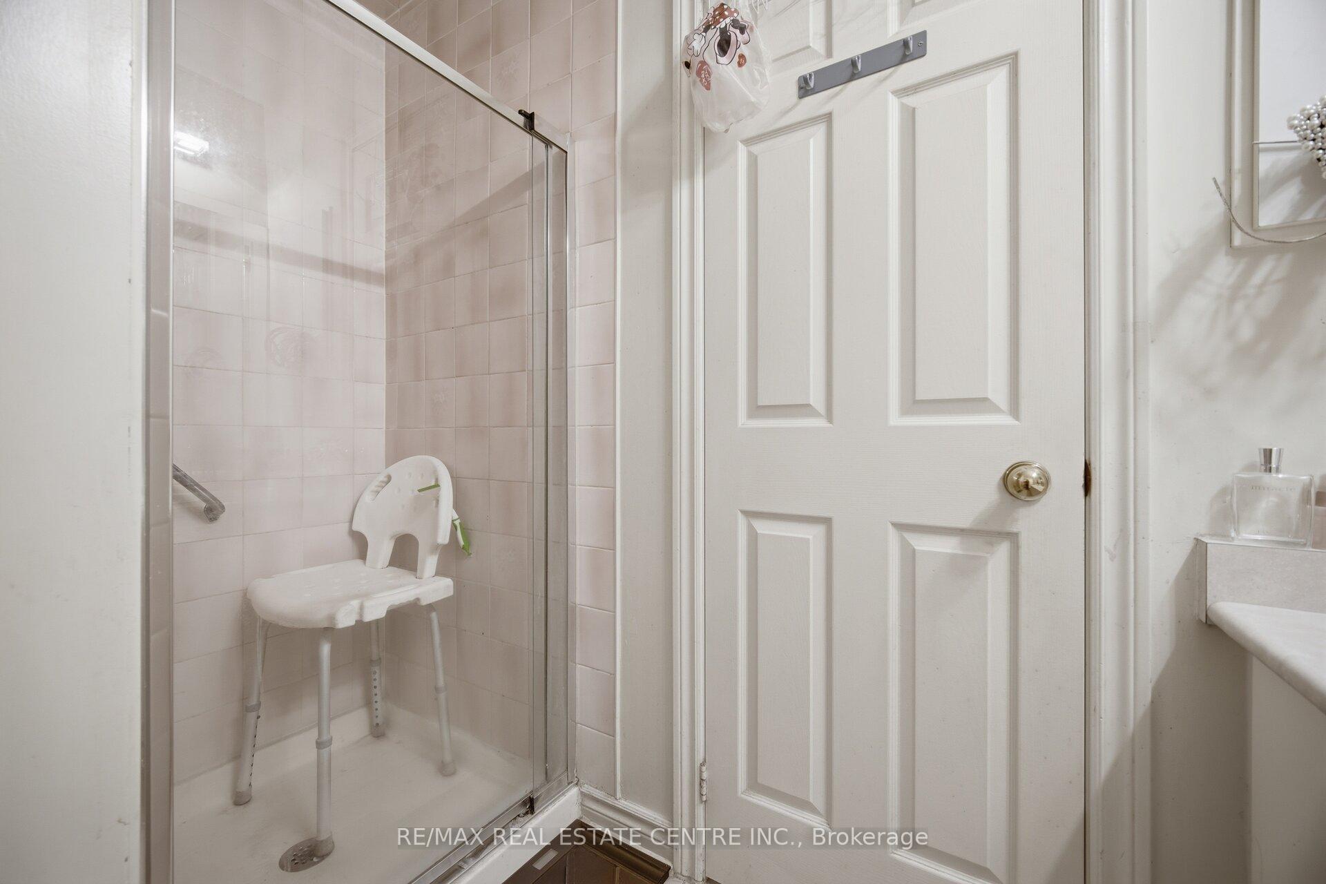 Photo 25 of Unit 2, 3 Hartnell Square, Brampton, Central Park — HOMEH