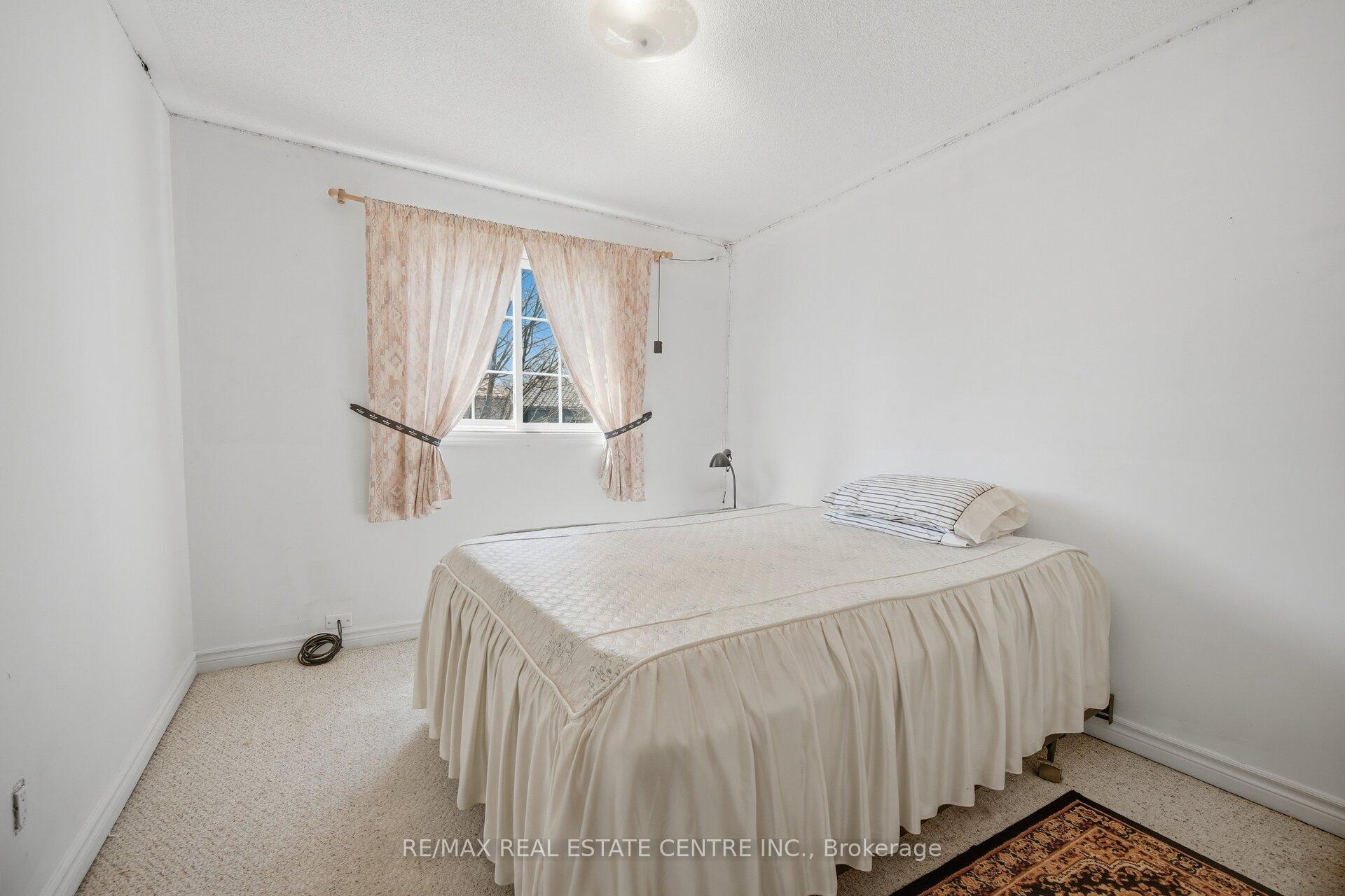 Photo 26 of Unit 2, 3 Hartnell Square, Brampton, Central Park — HOMEH