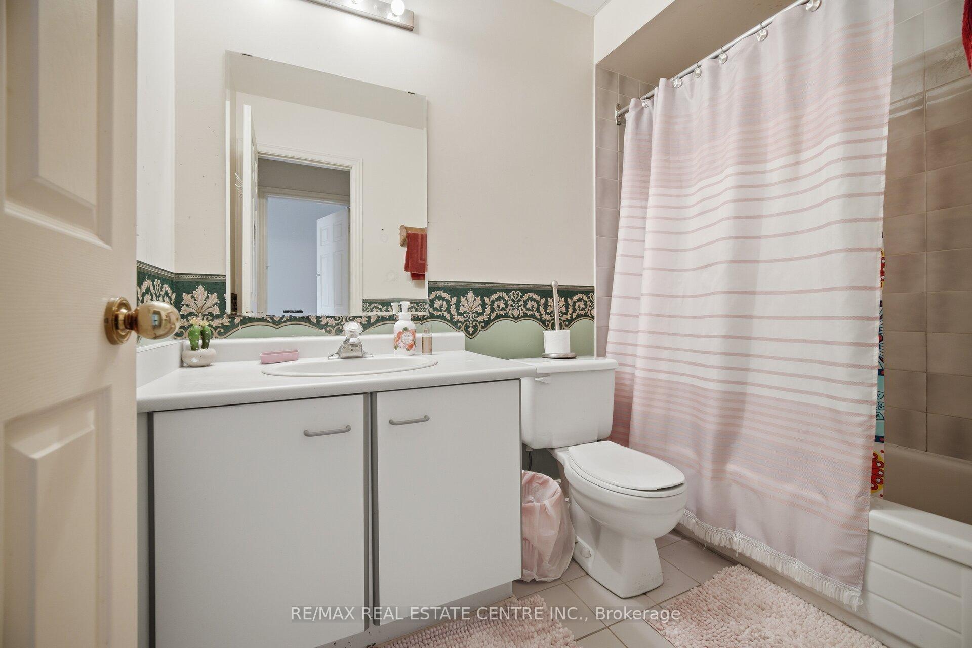 Photo 31 of Unit 2, 3 Hartnell Square, Brampton, Central Park — HOMEH