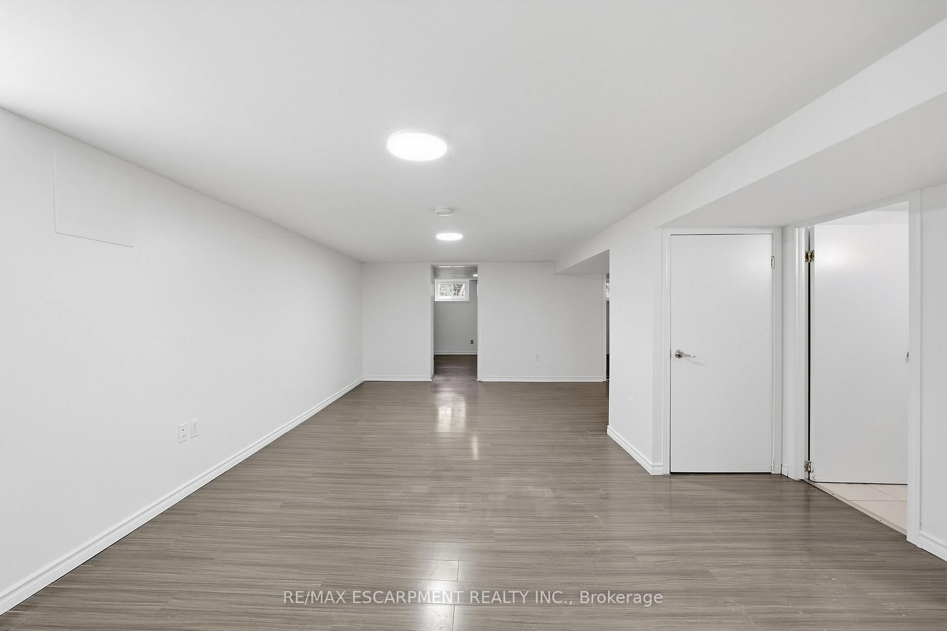 Photo 4 of Unit Lower, 292 Bogert Avenue, North York, Lansing-Westgate — HOMEH