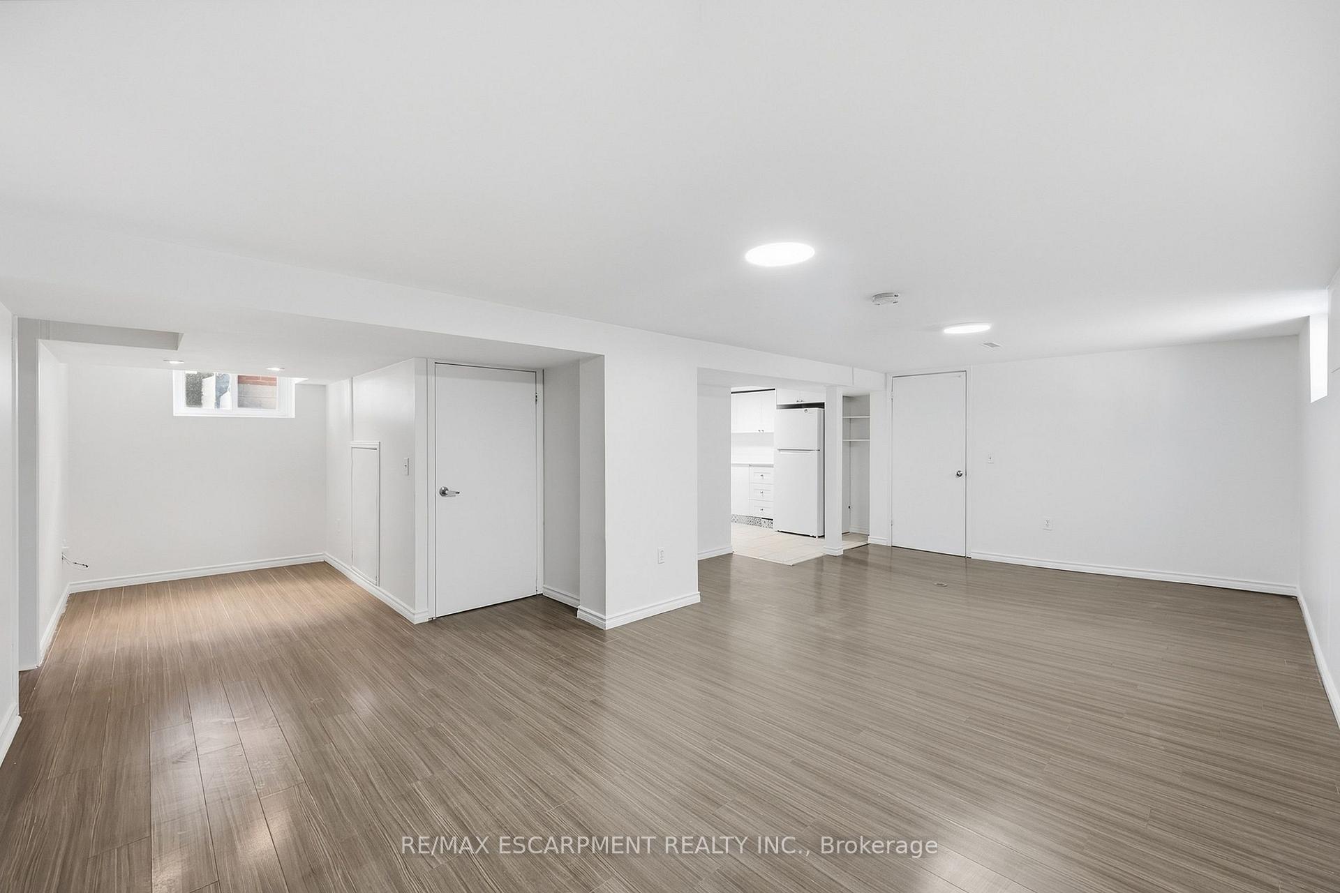 Photo 6 of Unit Lower, 292 Bogert Avenue, North York, Lansing-Westgate — HOMEH