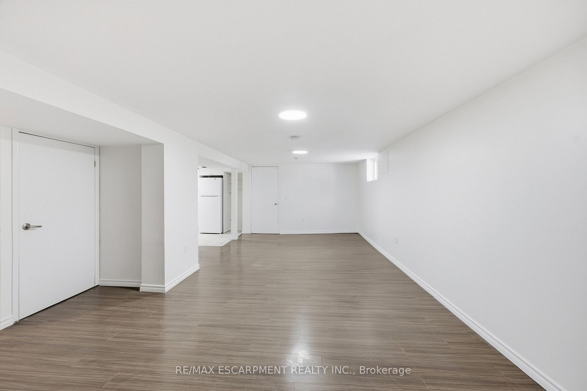 Photo 7 of Unit Lower, 292 Bogert Avenue, North York, Lansing-Westgate — HOMEH