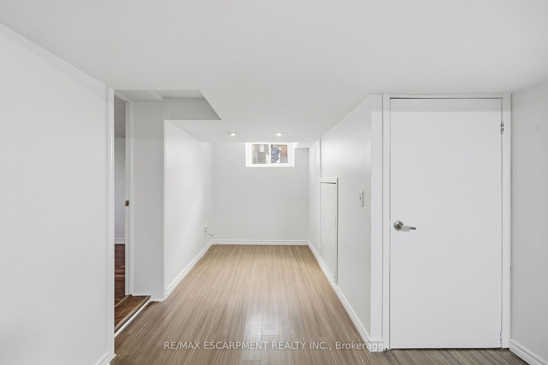 Photo 13 of Unit Lower, 292 Bogert Avenue, North York, Lansing-Westgate — HOMEH