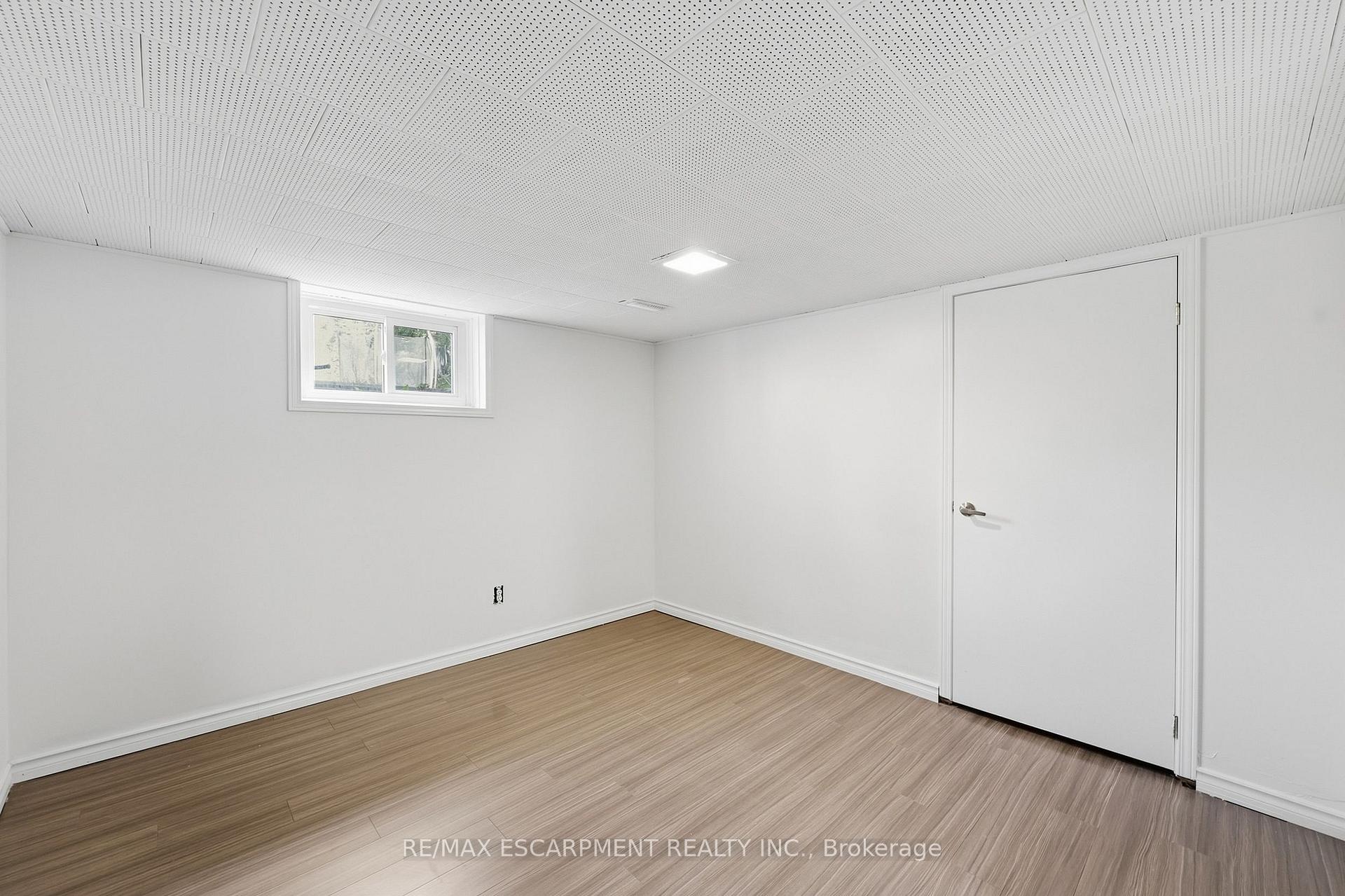 Photo 15 of Unit Lower, 292 Bogert Avenue, North York, Lansing-Westgate — HOMEH