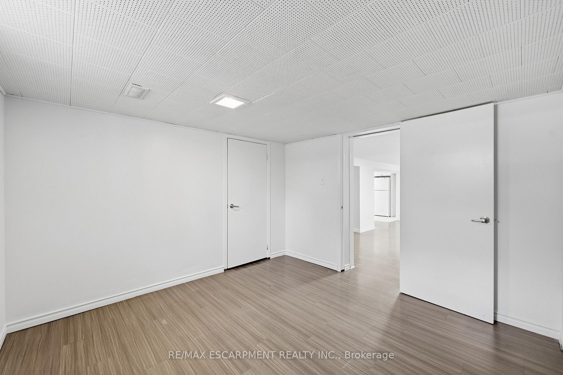 Photo 16 of Unit Lower, 292 Bogert Avenue, North York, Lansing-Westgate — HOMEH