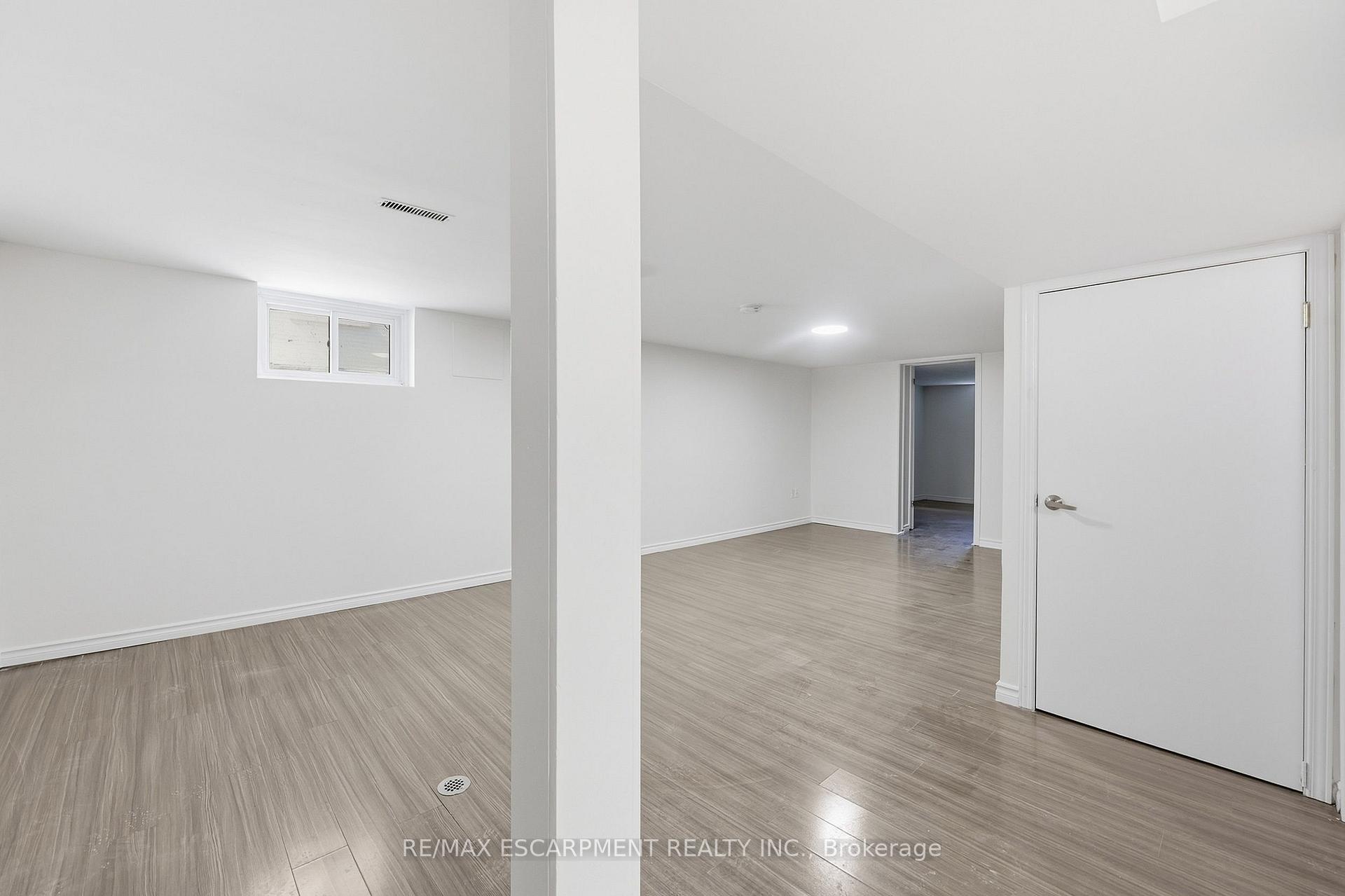 Photo 18 of Unit Lower, 292 Bogert Avenue, North York, Lansing-Westgate — HOMEH
