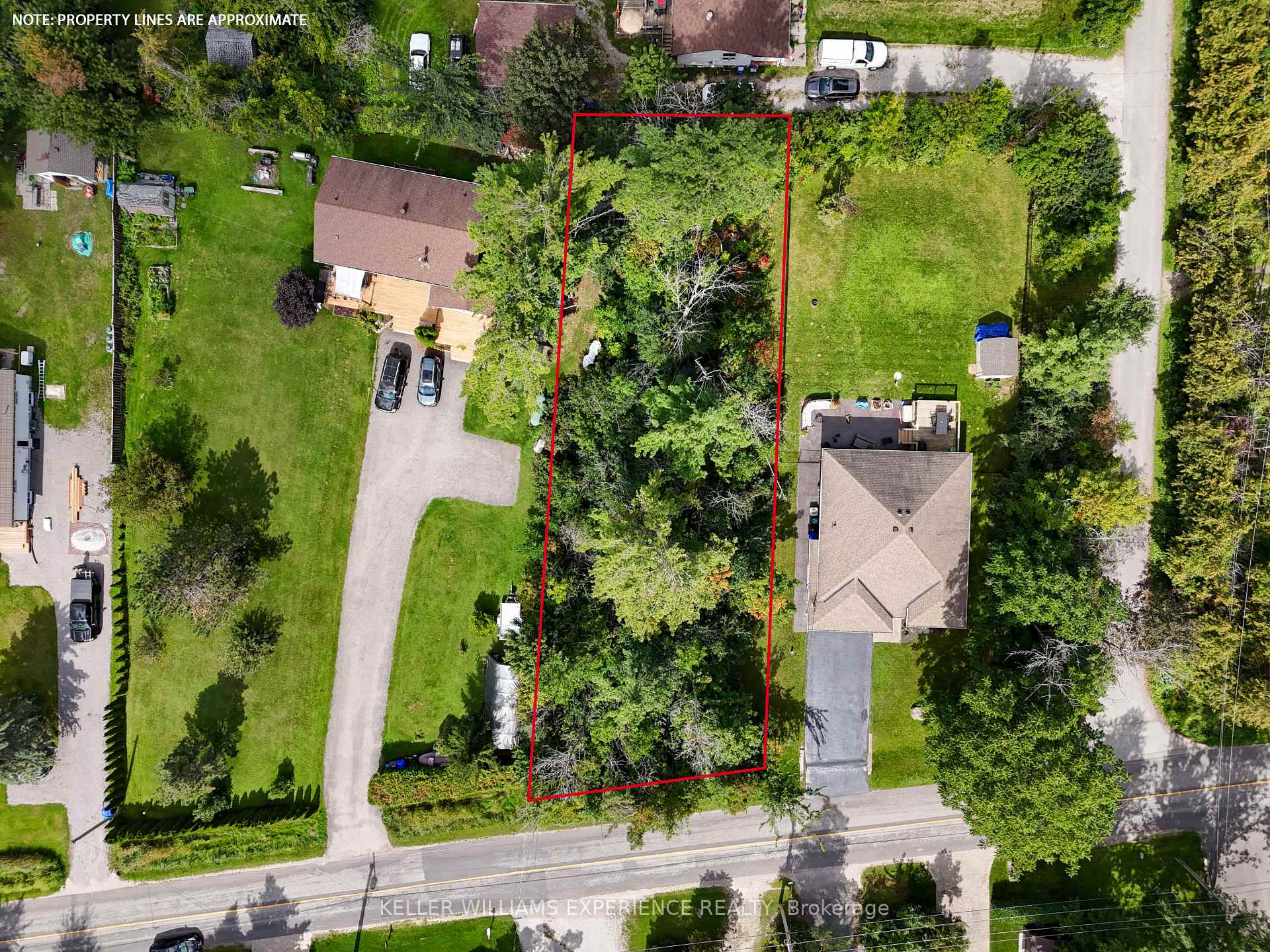 Photo 2 of 108 Lakeshore Road E, Oro-Medonte, Rural Oro-Medonte — HOMEH