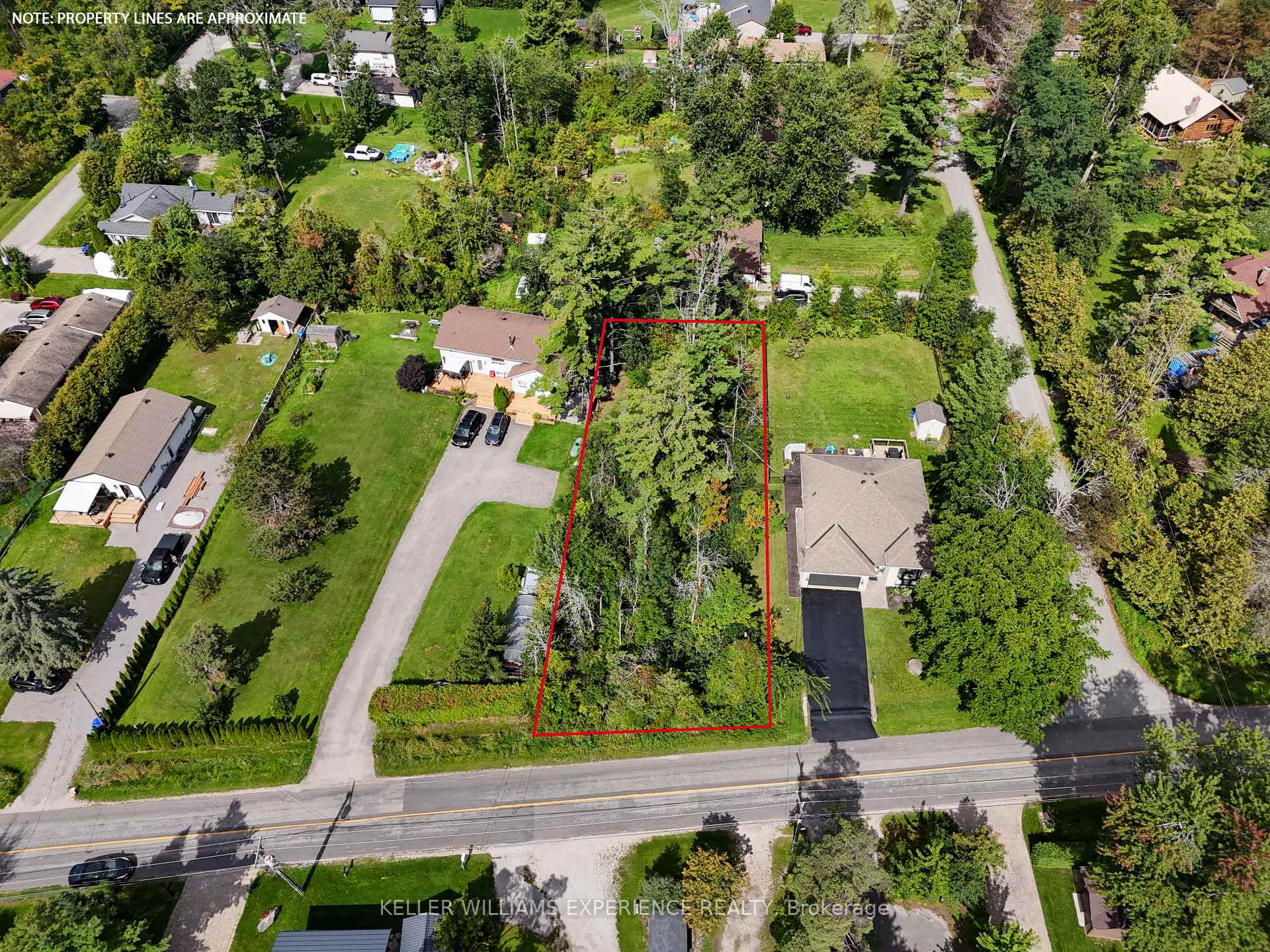Photo 5 of 108 Lakeshore Road E, Oro-Medonte, Rural Oro-Medonte — HOMEH