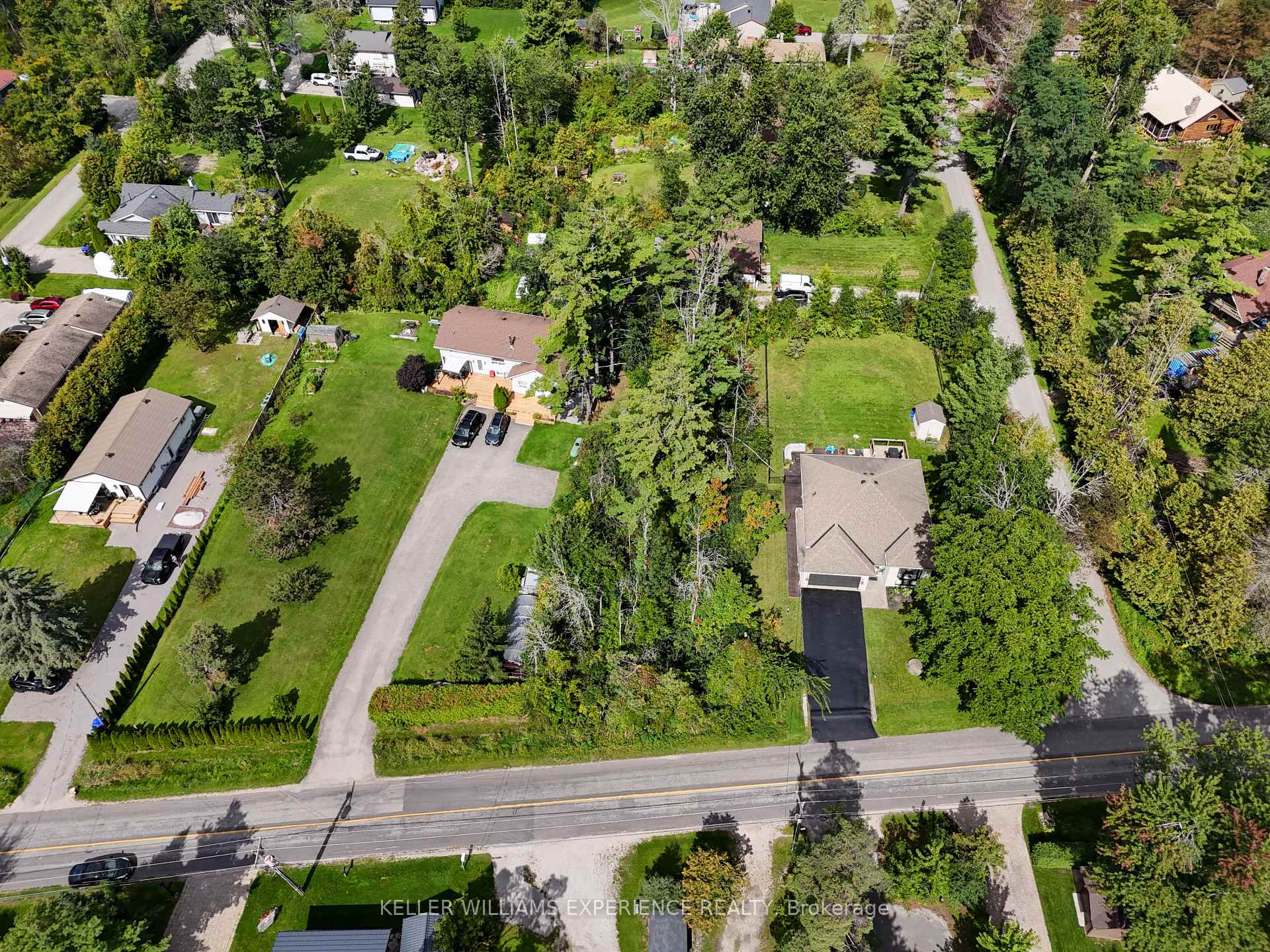Photo 6 of 108 Lakeshore Road E, Oro-Medonte, Rural Oro-Medonte — HOMEH