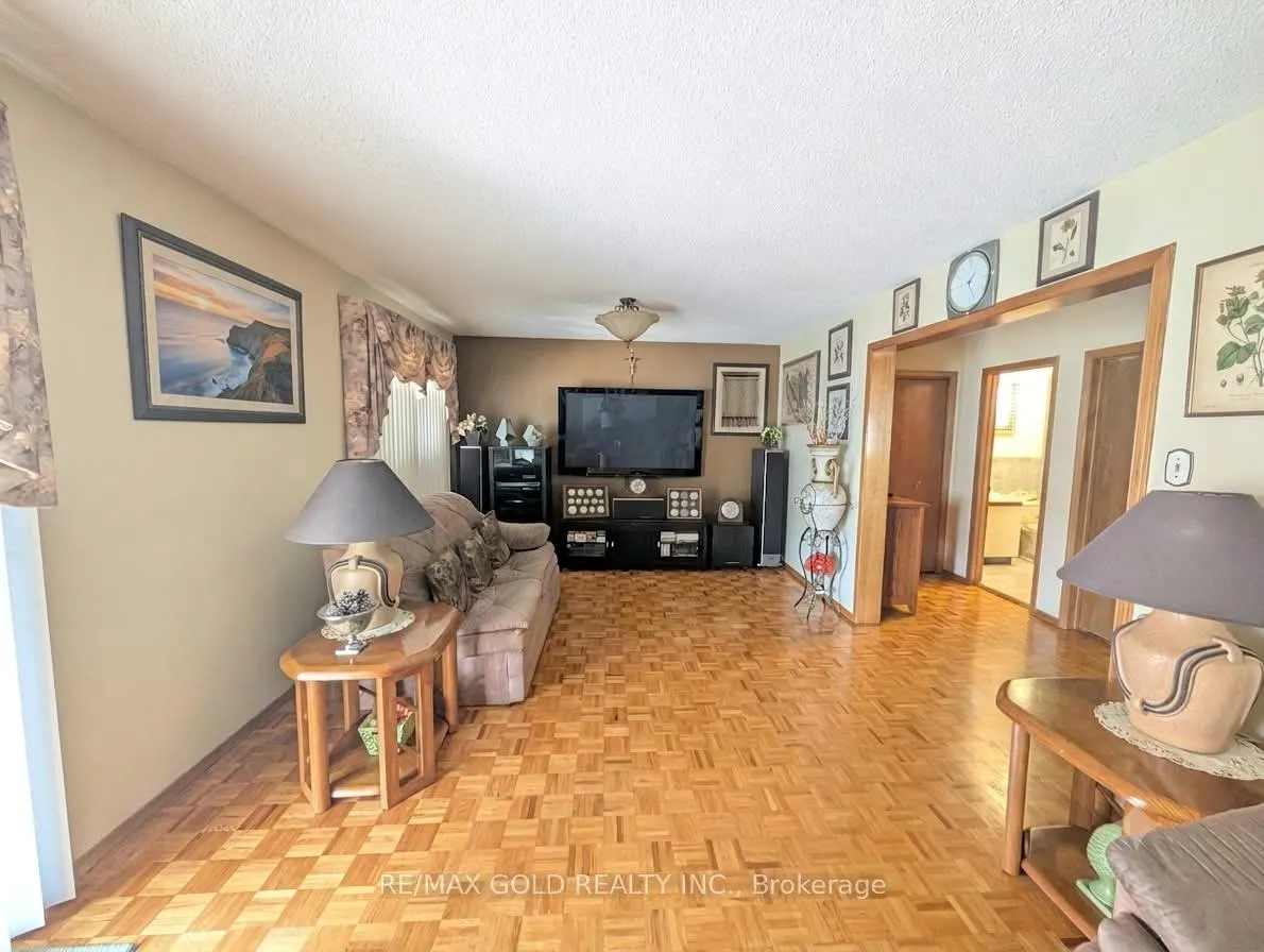 Photo 1 of 16 Cassis Drive, Etobicoke, West Humber-Clairville — HOMEH