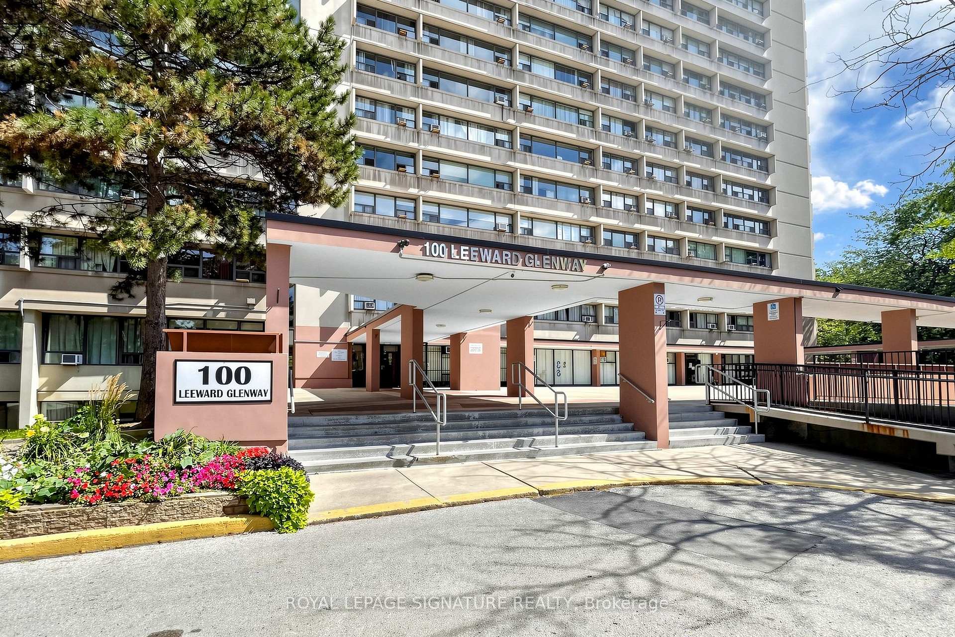 Photo of Unit 411, 100 Leeward Glenway