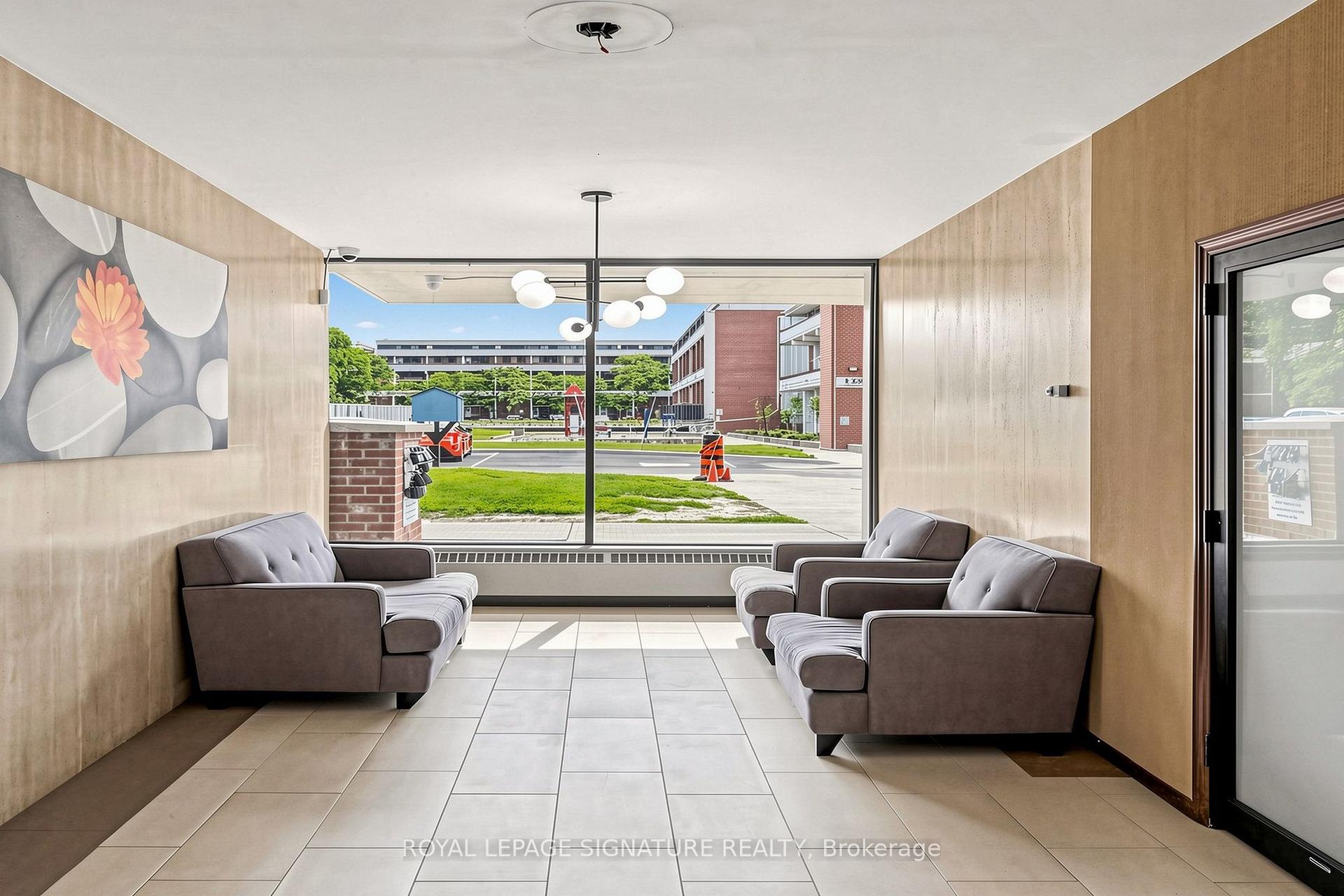 Photo 2 of Unit 411, 100 Leeward Glenway, Toronto, Flemingdon Park — HOMEH