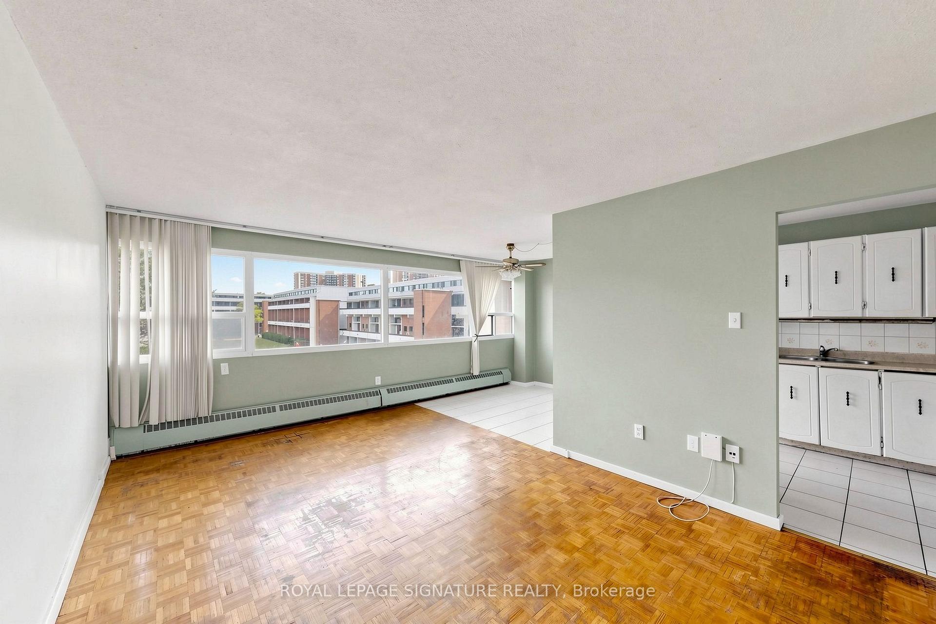 Photo 4 of Unit 411, 100 Leeward Glenway, Toronto, Flemingdon Park — HOMEH