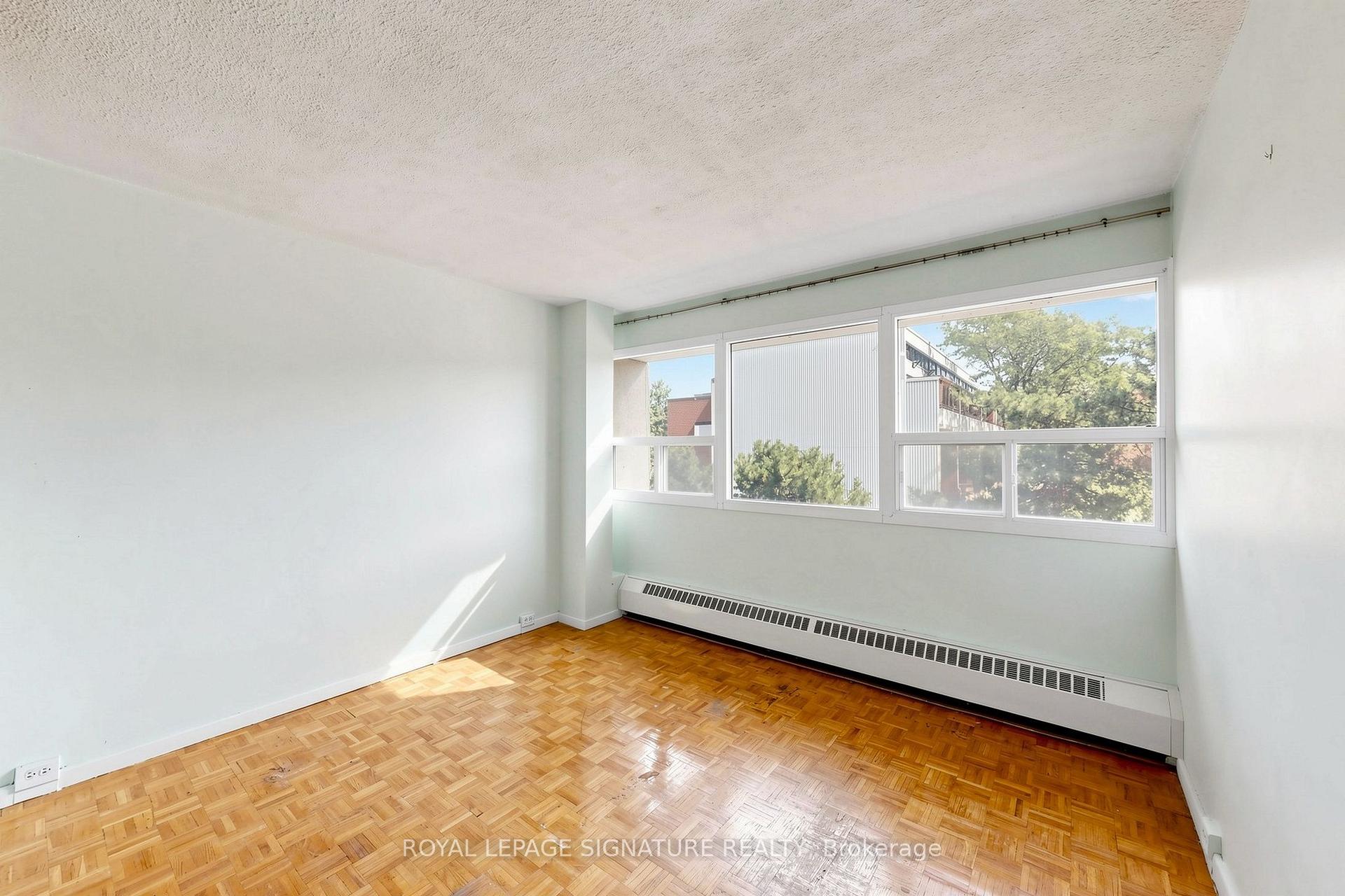 Photo 11 of Unit 411, 100 Leeward Glenway, Toronto, Flemingdon Park — HOMEH