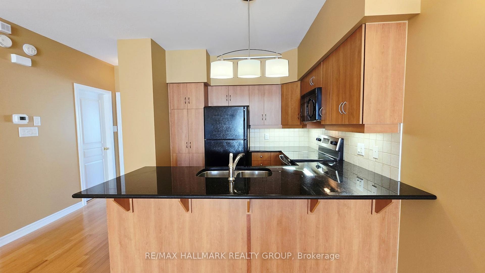 Photo 10 of 50 Edenvale Drive, Ottawa, Kanata - Beaverbrook — HOMEH