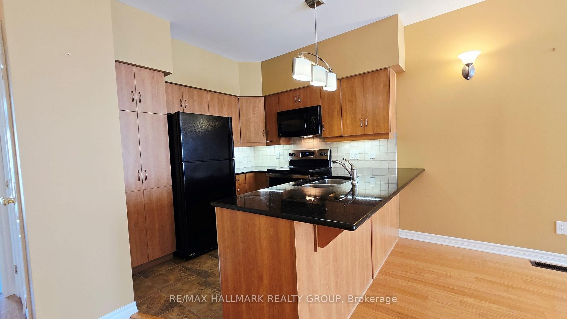 Photo 11 of 50 Edenvale Drive, Ottawa, Kanata - Beaverbrook — HOMEH