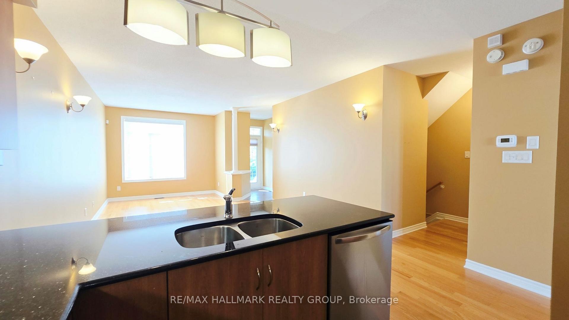 Photo 12 of 50 Edenvale Drive, Ottawa, Kanata - Beaverbrook — HOMEH